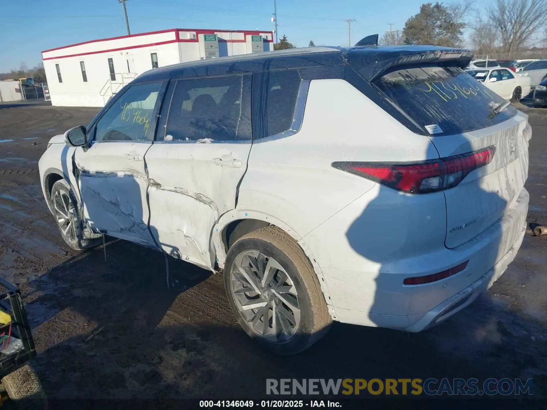 3 Photograph of a damaged car JA4J4WA8XRZ003510 MITSUBISHI OUTLANDER 2024