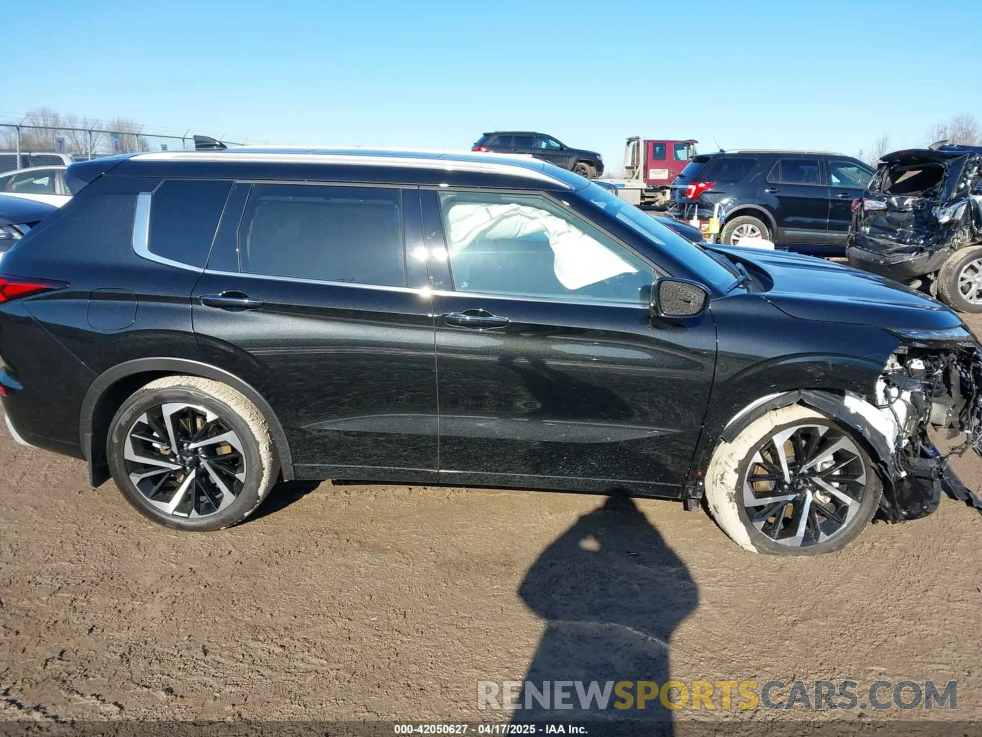 14 Photograph of a damaged car JA4J4WA8XRZ090163 MITSUBISHI OUTLANDER 2024