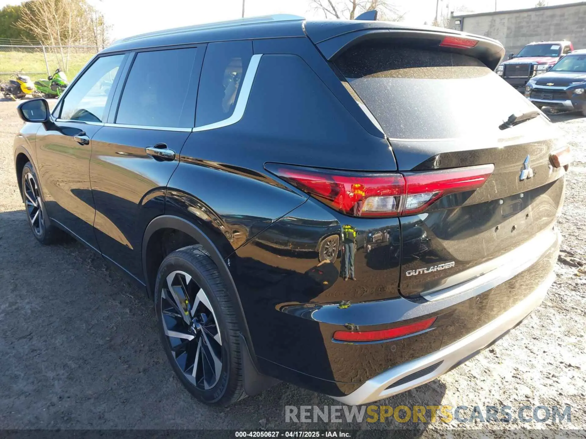 3 Photograph of a damaged car JA4J4WA8XRZ090163 MITSUBISHI OUTLANDER 2024