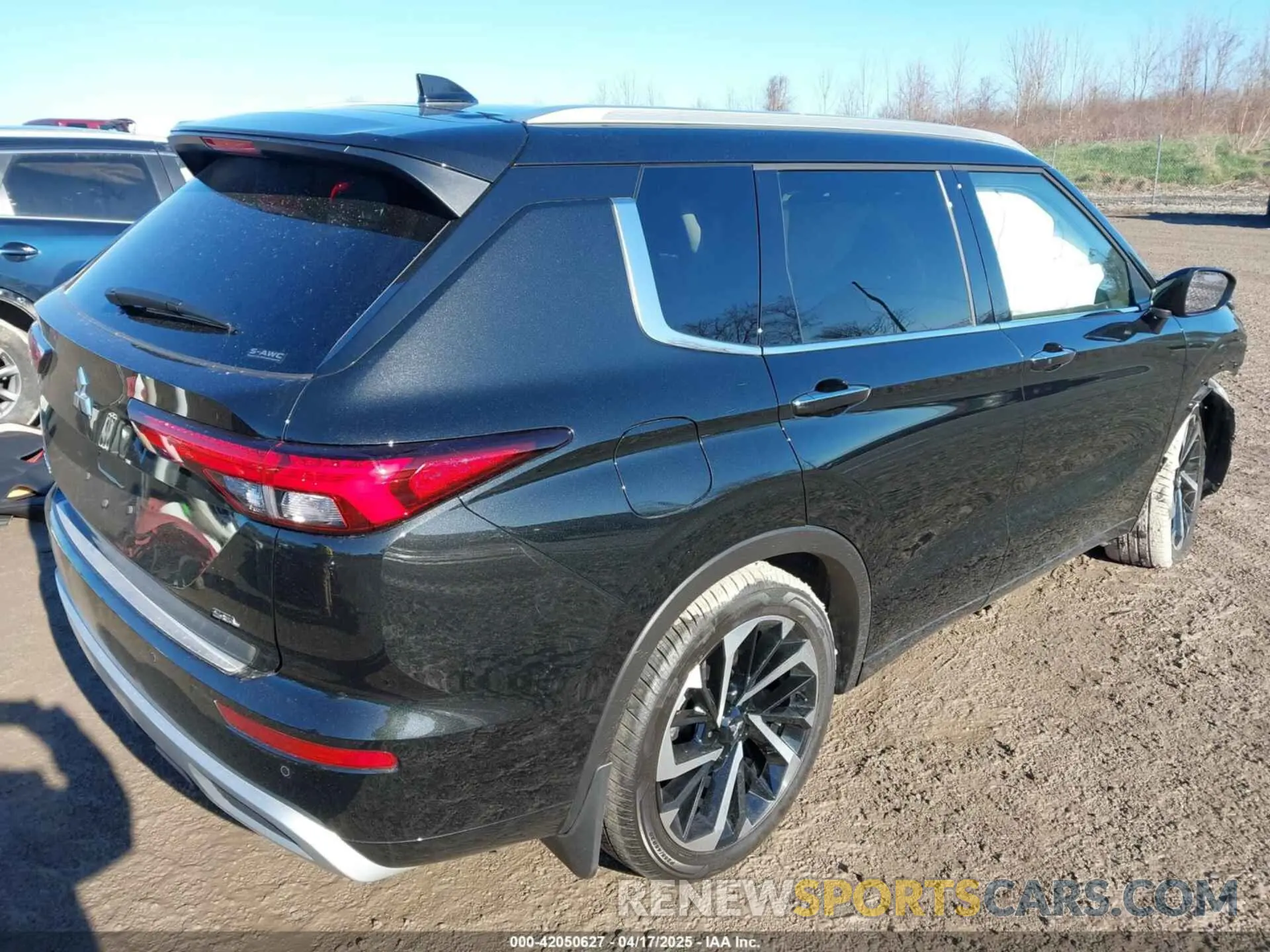 4 Photograph of a damaged car JA4J4WA8XRZ090163 MITSUBISHI OUTLANDER 2024