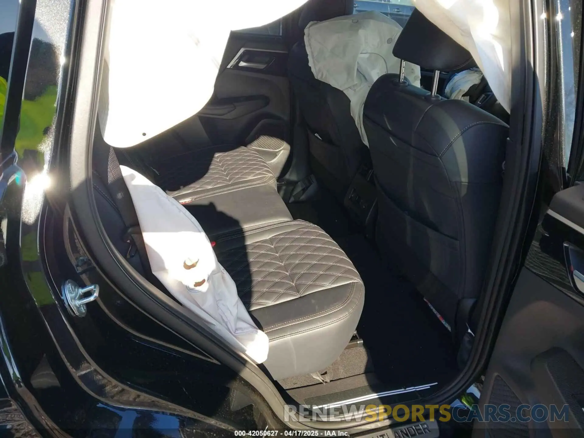 8 Photograph of a damaged car JA4J4WA8XRZ090163 MITSUBISHI OUTLANDER 2024