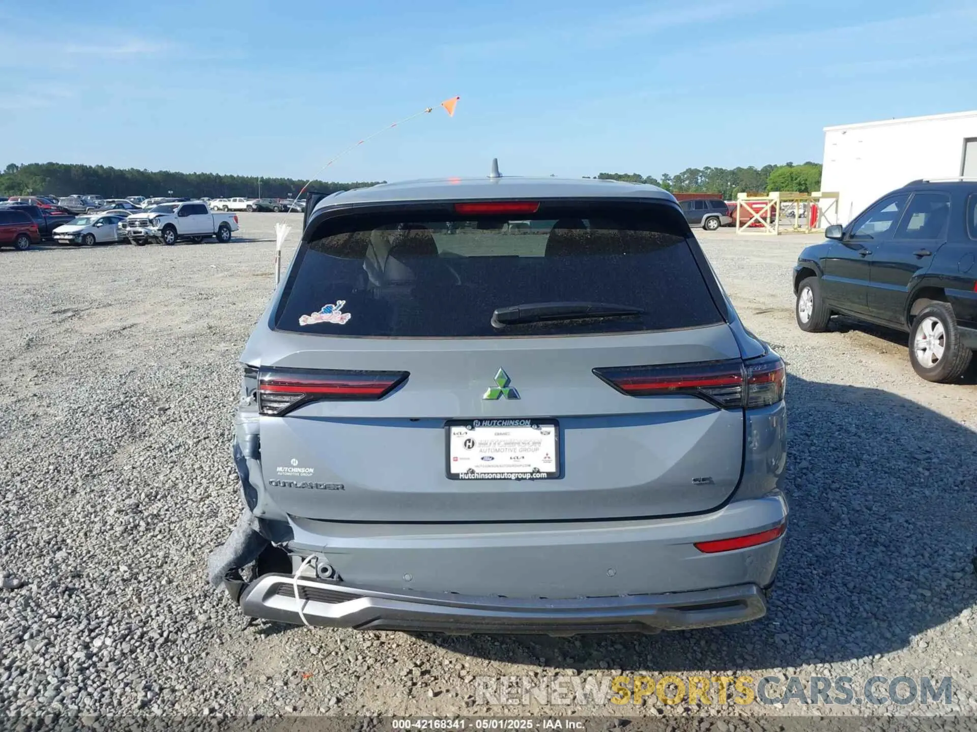 17 Photograph of a damaged car JA4J3VA87SZ018890 MITSUBISHI OUTLANDER 2025