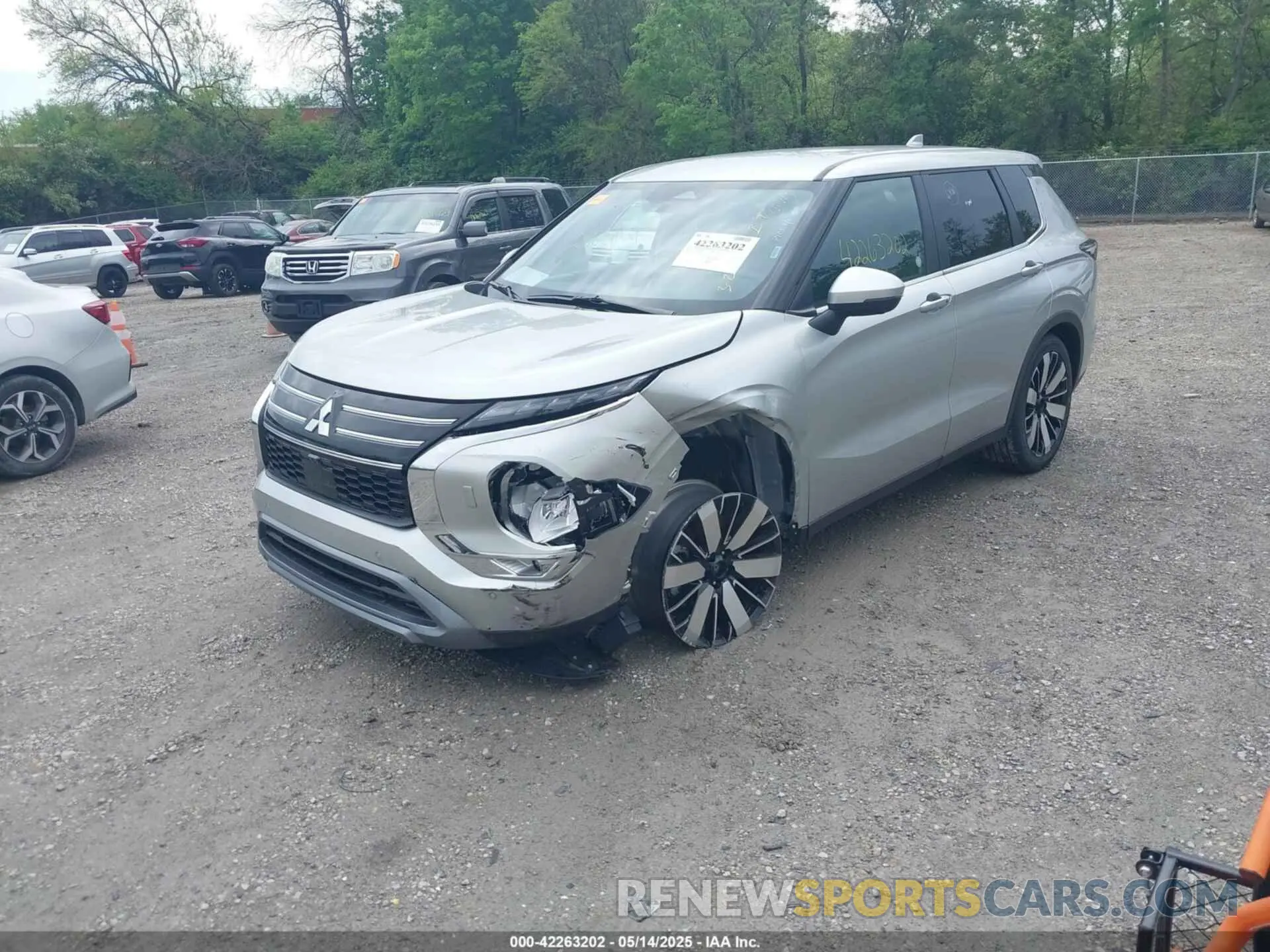 2 Photograph of a damaged car JA4J4VA86SZ014584 MITSUBISHI OUTLANDER 2025