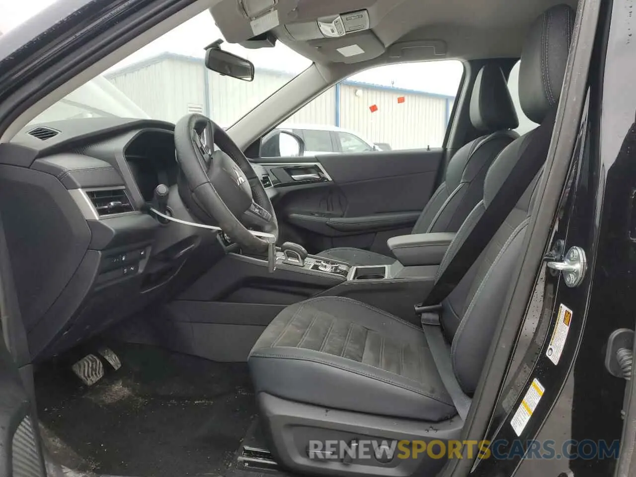 7 Photograph of a damaged car JA4T5VA9XSZ001867 MITSUBISHI OUTLANDER 2025