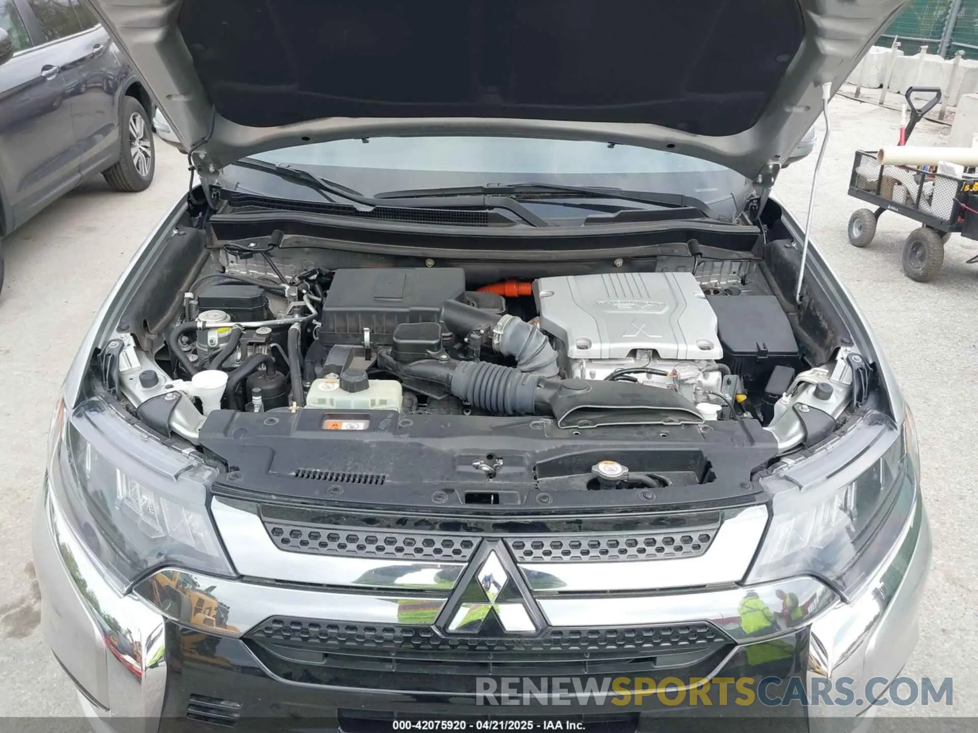 10 Photograph of a damaged car JA4J24A54KZ047069 MITSUBISHI OUTLANDER PHEV 2019