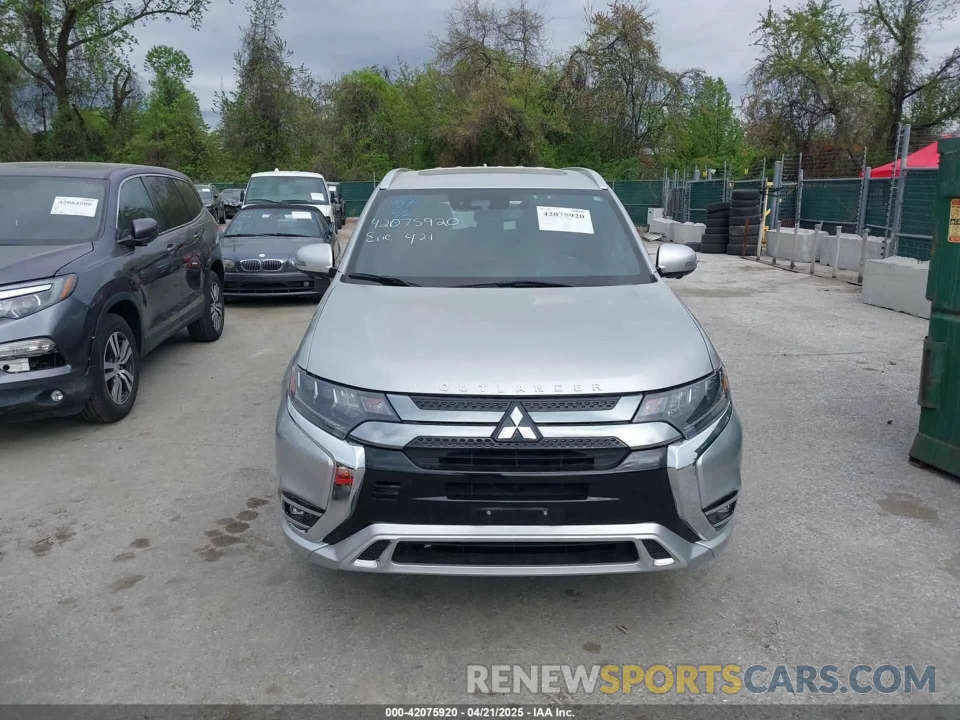 12 Photograph of a damaged car JA4J24A54KZ047069 MITSUBISHI OUTLANDER PHEV 2019