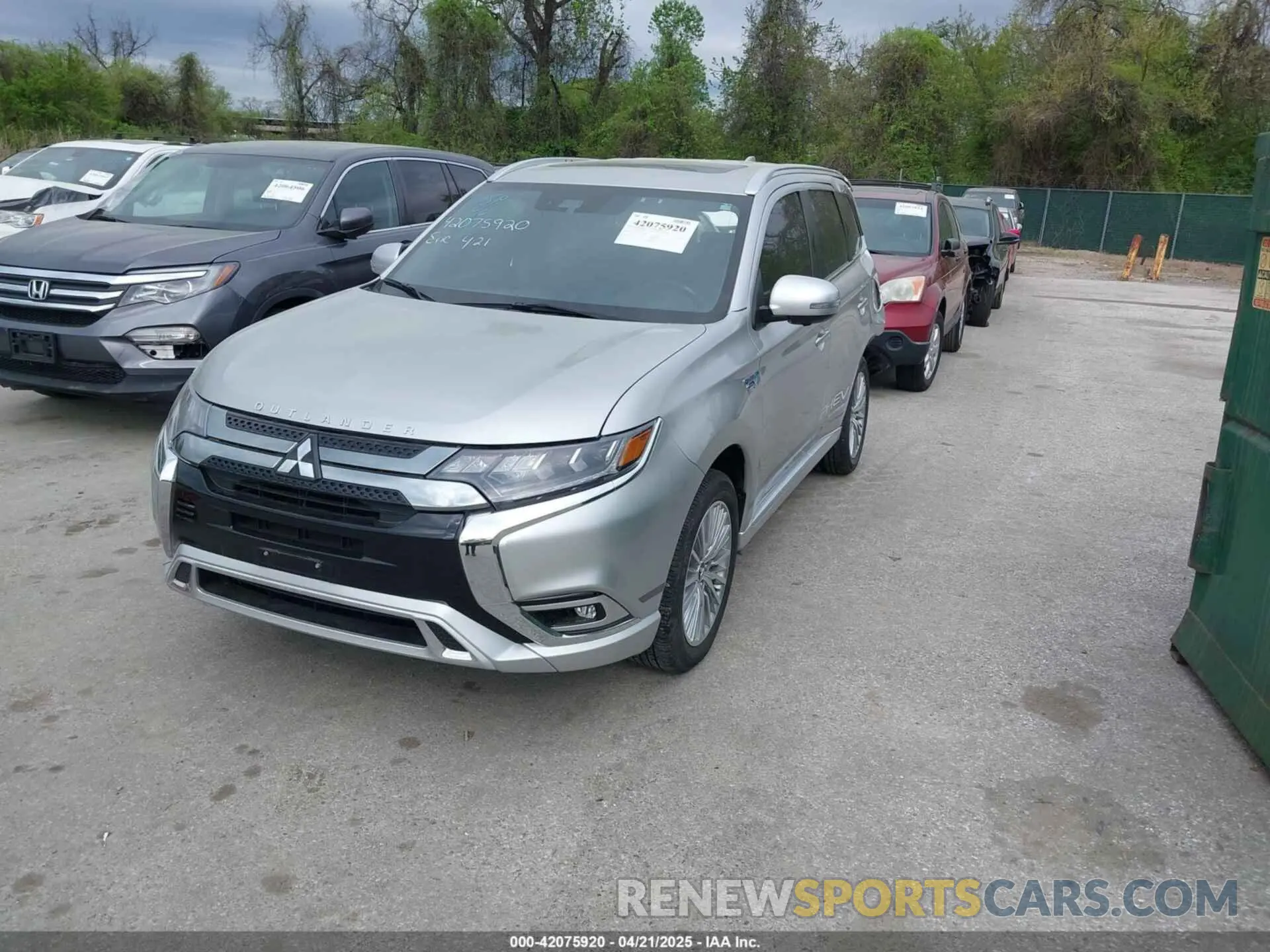 2 Photograph of a damaged car JA4J24A54KZ047069 MITSUBISHI OUTLANDER PHEV 2019