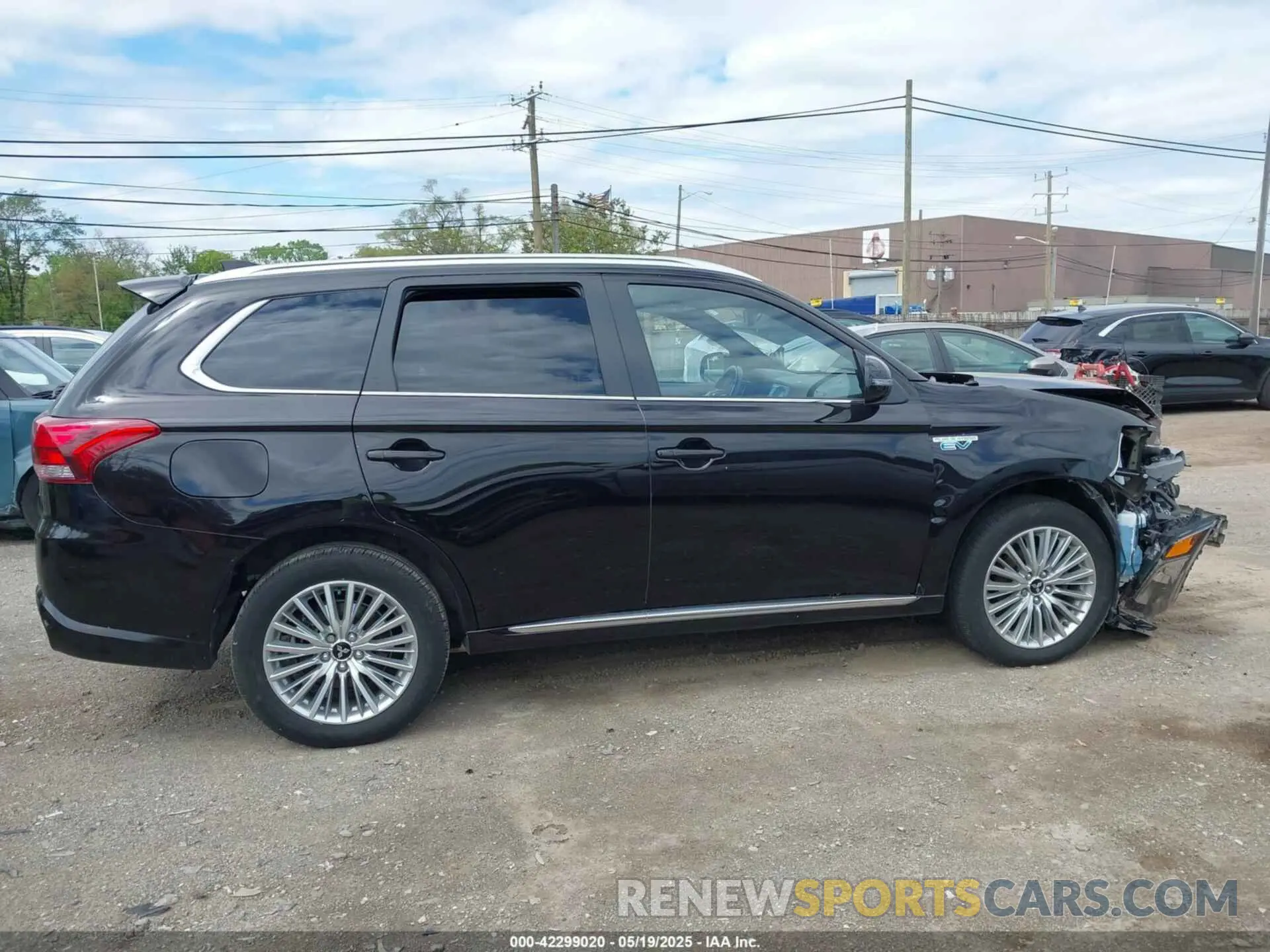 13 Photograph of a damaged car JA4J24A55KZ037103 MITSUBISHI OUTLANDER PHEV 2019