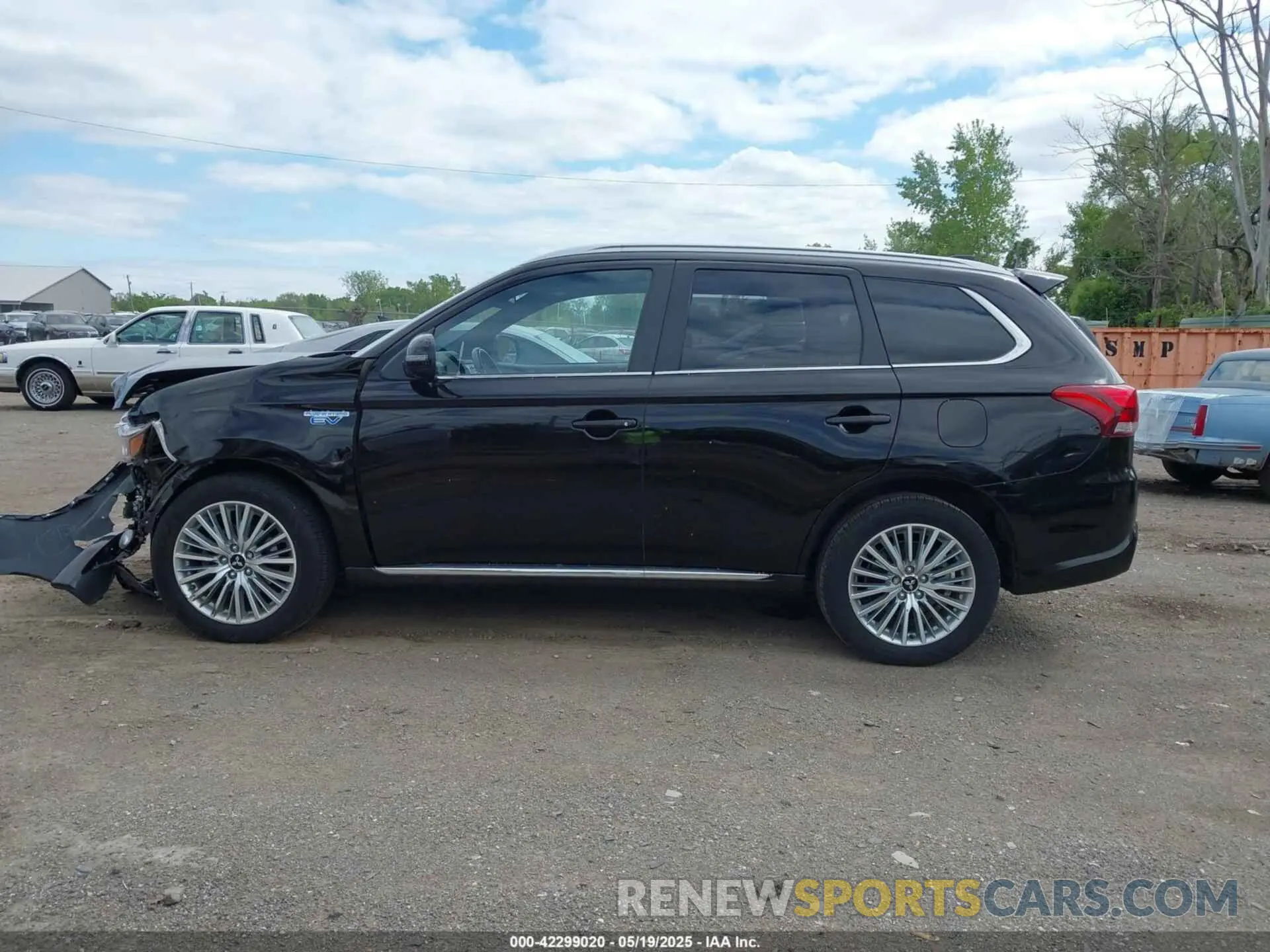 14 Photograph of a damaged car JA4J24A55KZ037103 MITSUBISHI OUTLANDER PHEV 2019