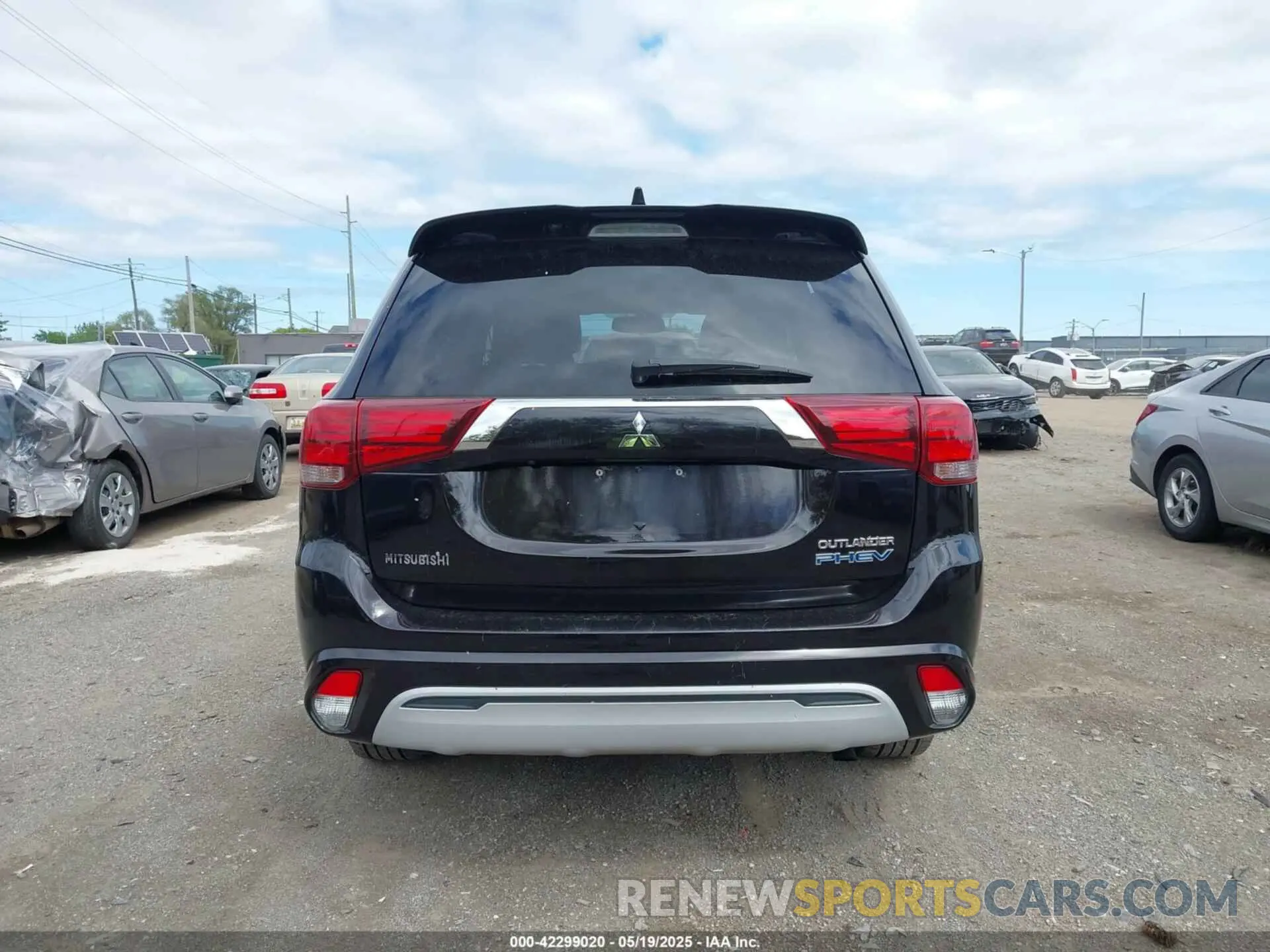 16 Photograph of a damaged car JA4J24A55KZ037103 MITSUBISHI OUTLANDER PHEV 2019
