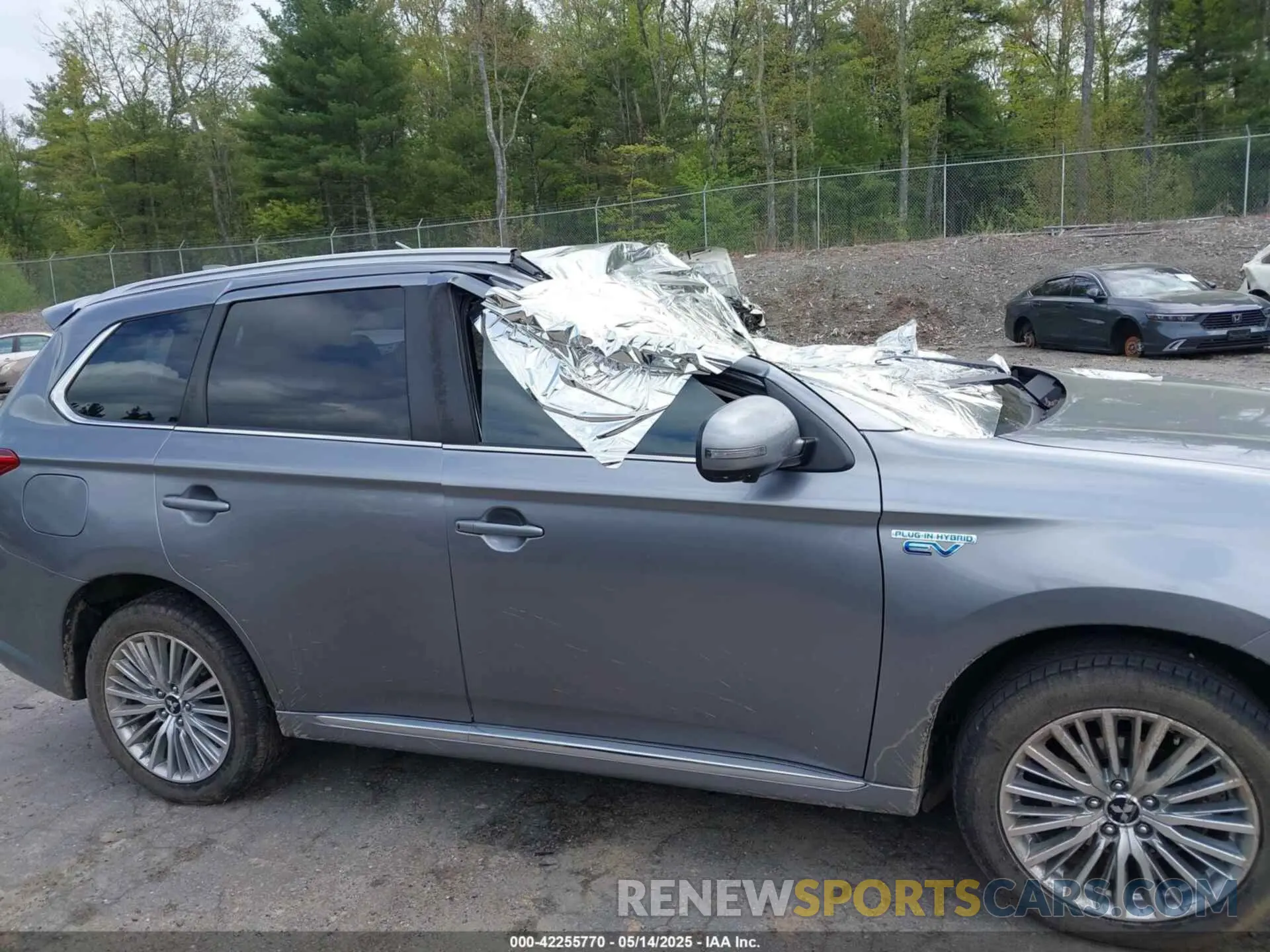 14 Photograph of a damaged car JA4J24A5XKZ051210 MITSUBISHI OUTLANDER PHEV 2019