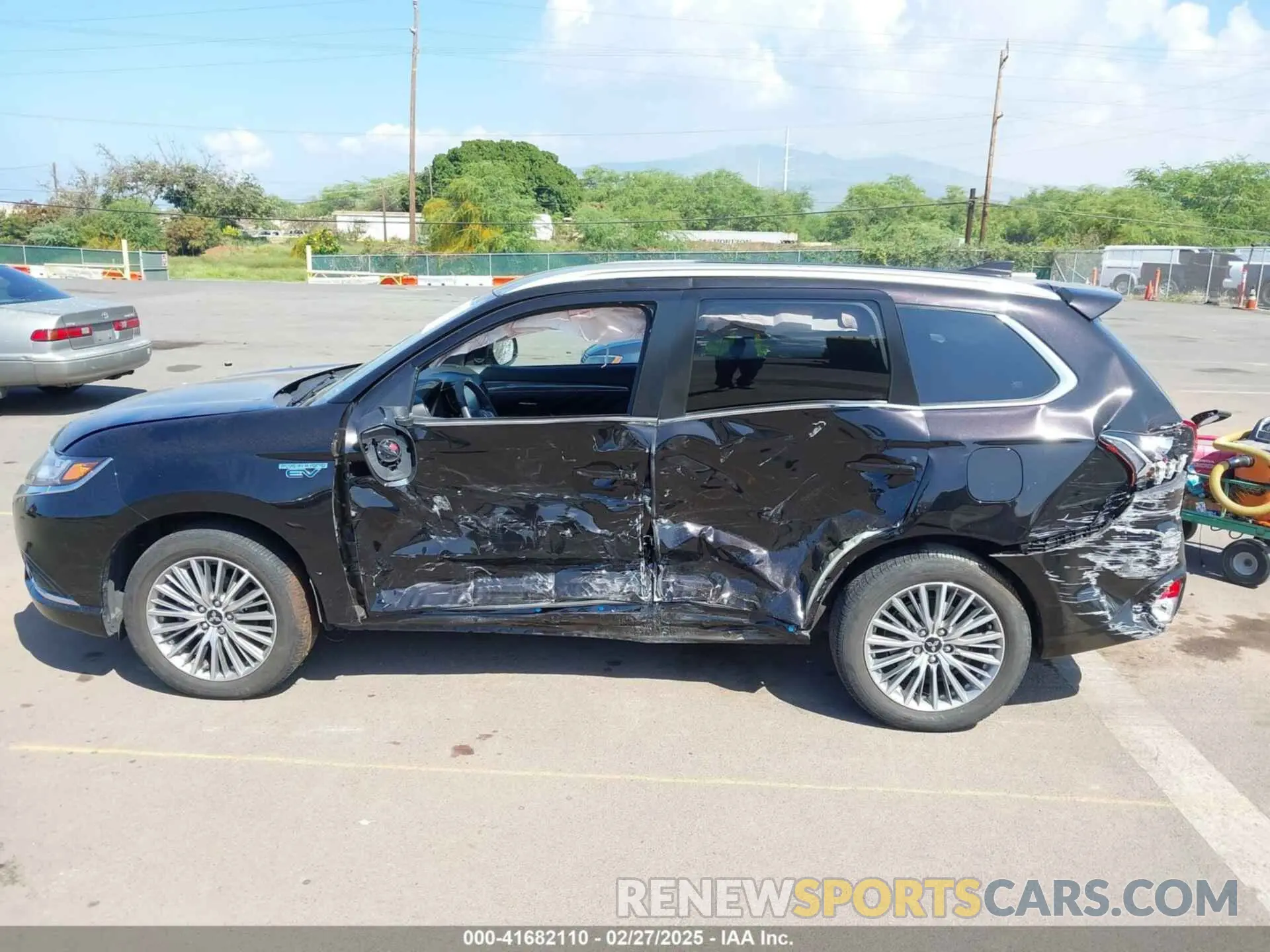 15 Photograph of a damaged car JA4J24A51LZ009381 MITSUBISHI OUTLANDER PHEV 2020