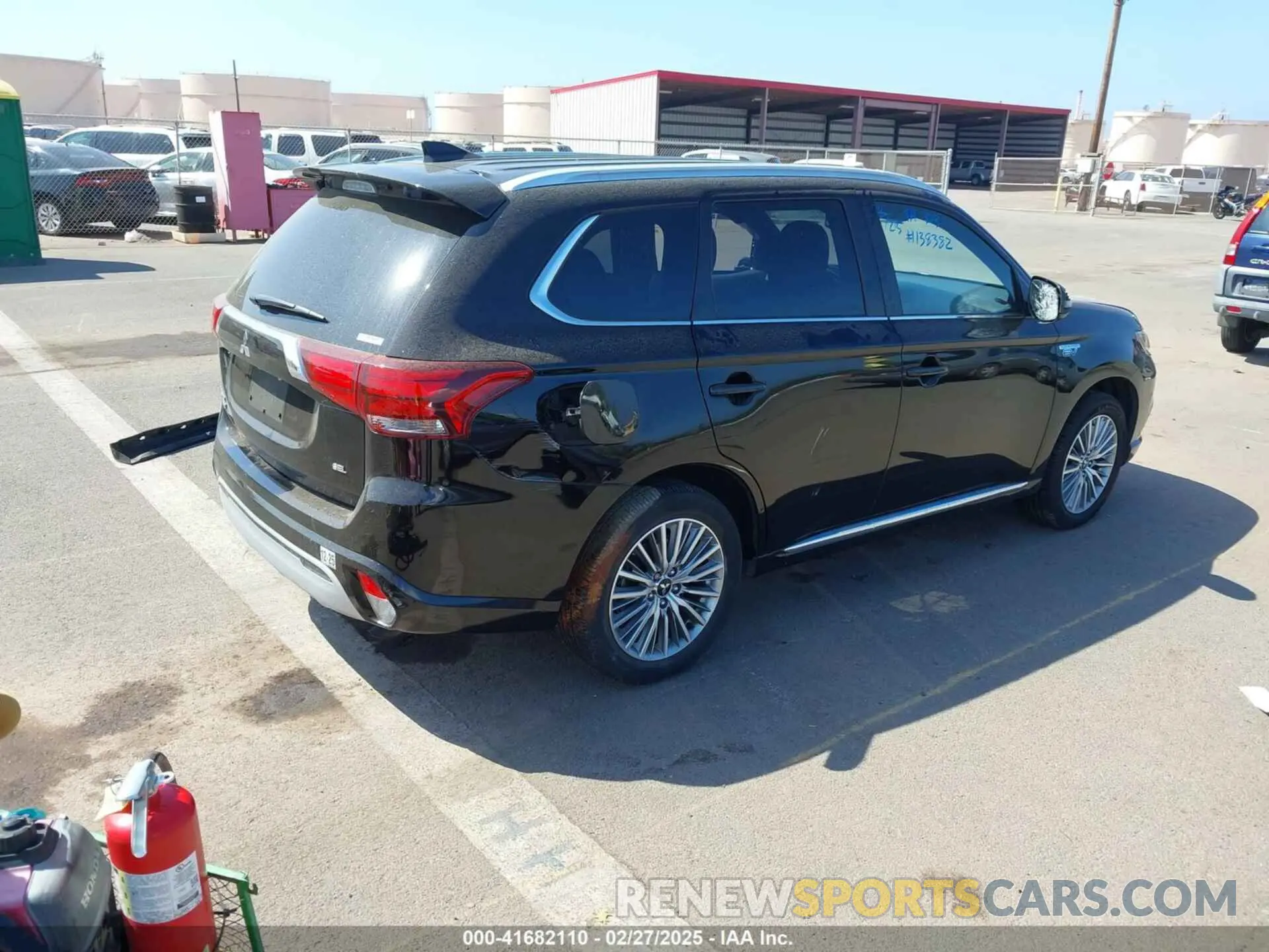 4 Photograph of a damaged car JA4J24A51LZ009381 MITSUBISHI OUTLANDER PHEV 2020
