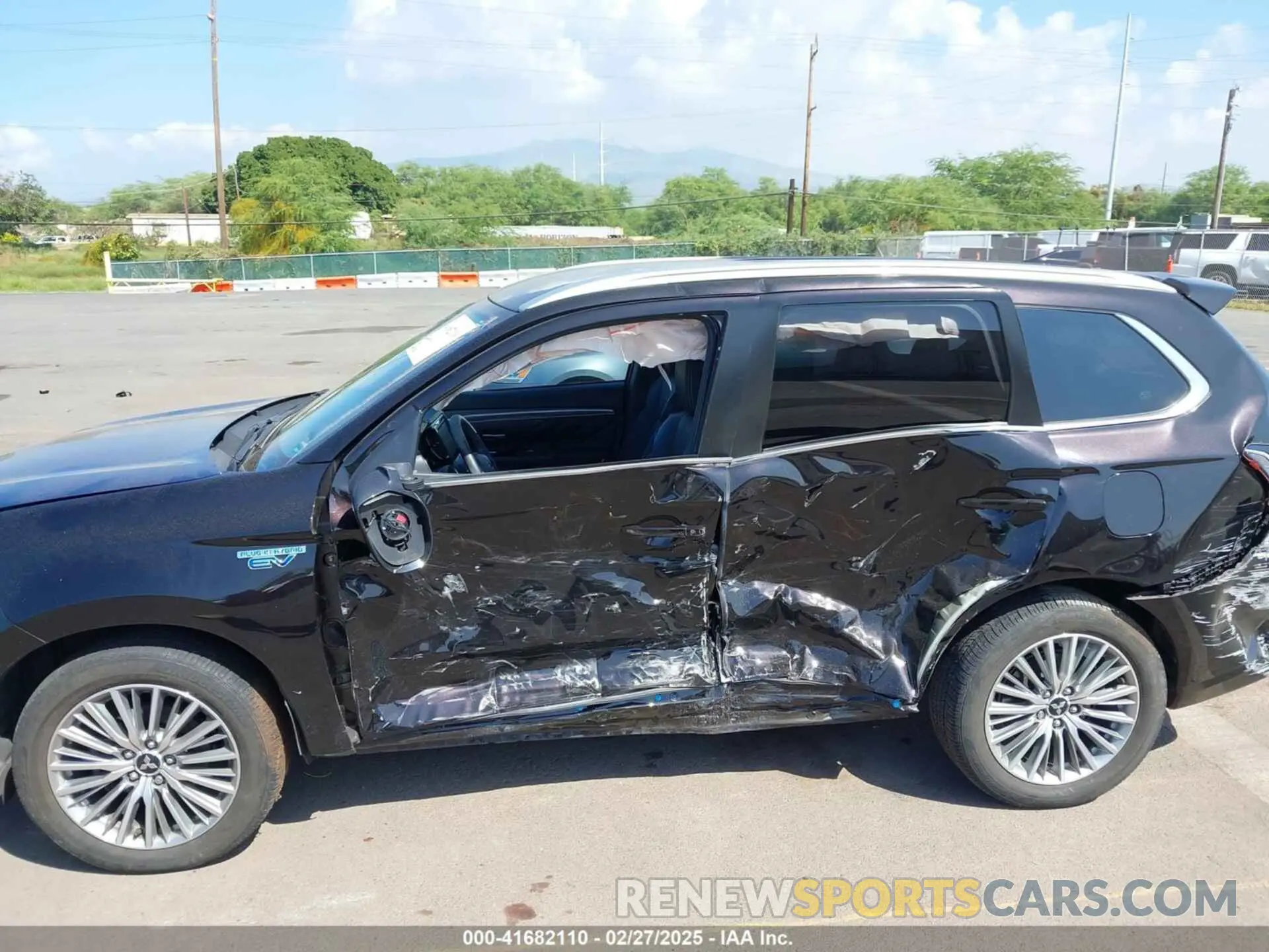 6 Photograph of a damaged car JA4J24A51LZ009381 MITSUBISHI OUTLANDER PHEV 2020