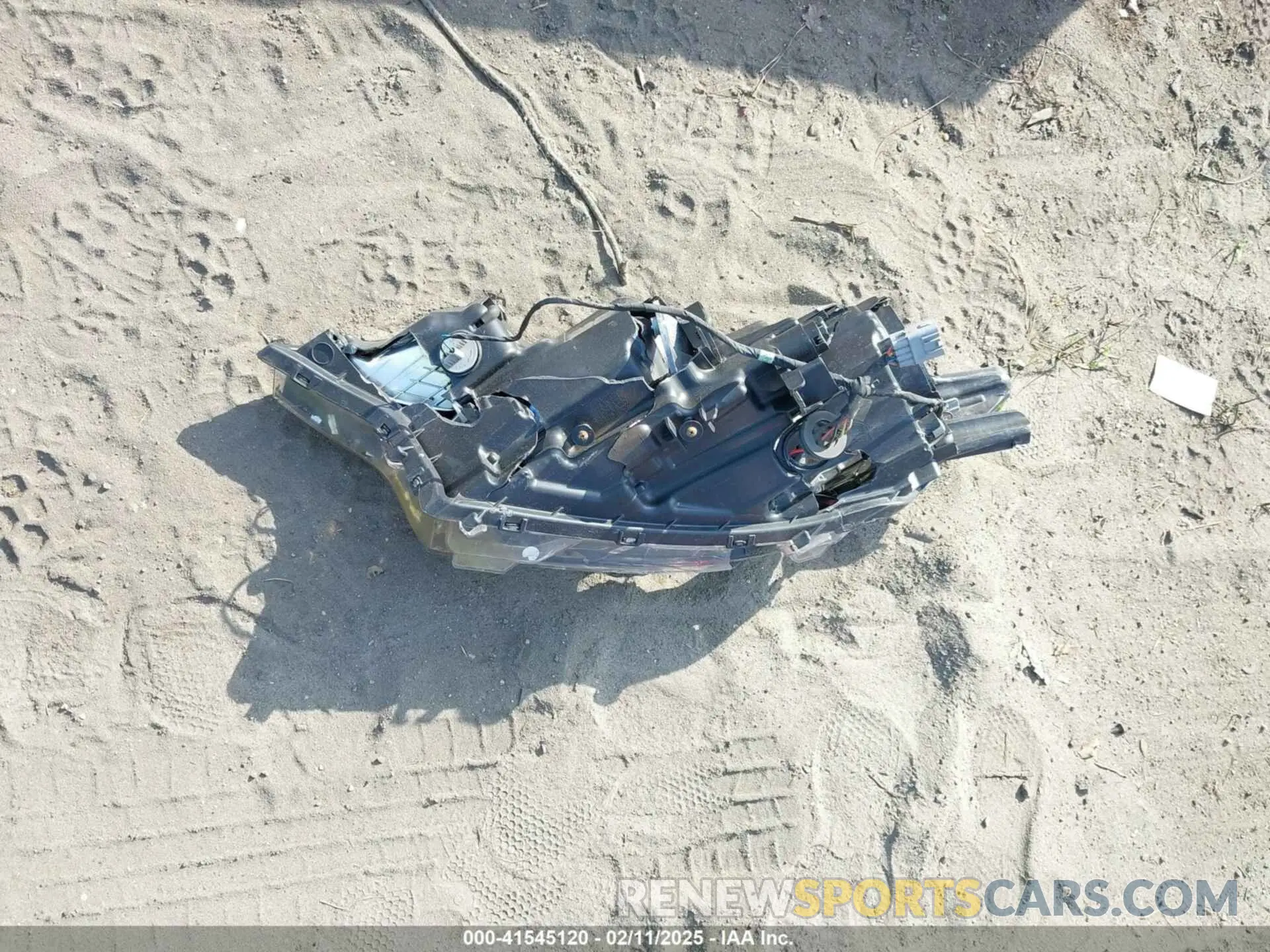 12 Photograph of a damaged car JA4J24A55LZ041914 MITSUBISHI OUTLANDER PHEV 2020
