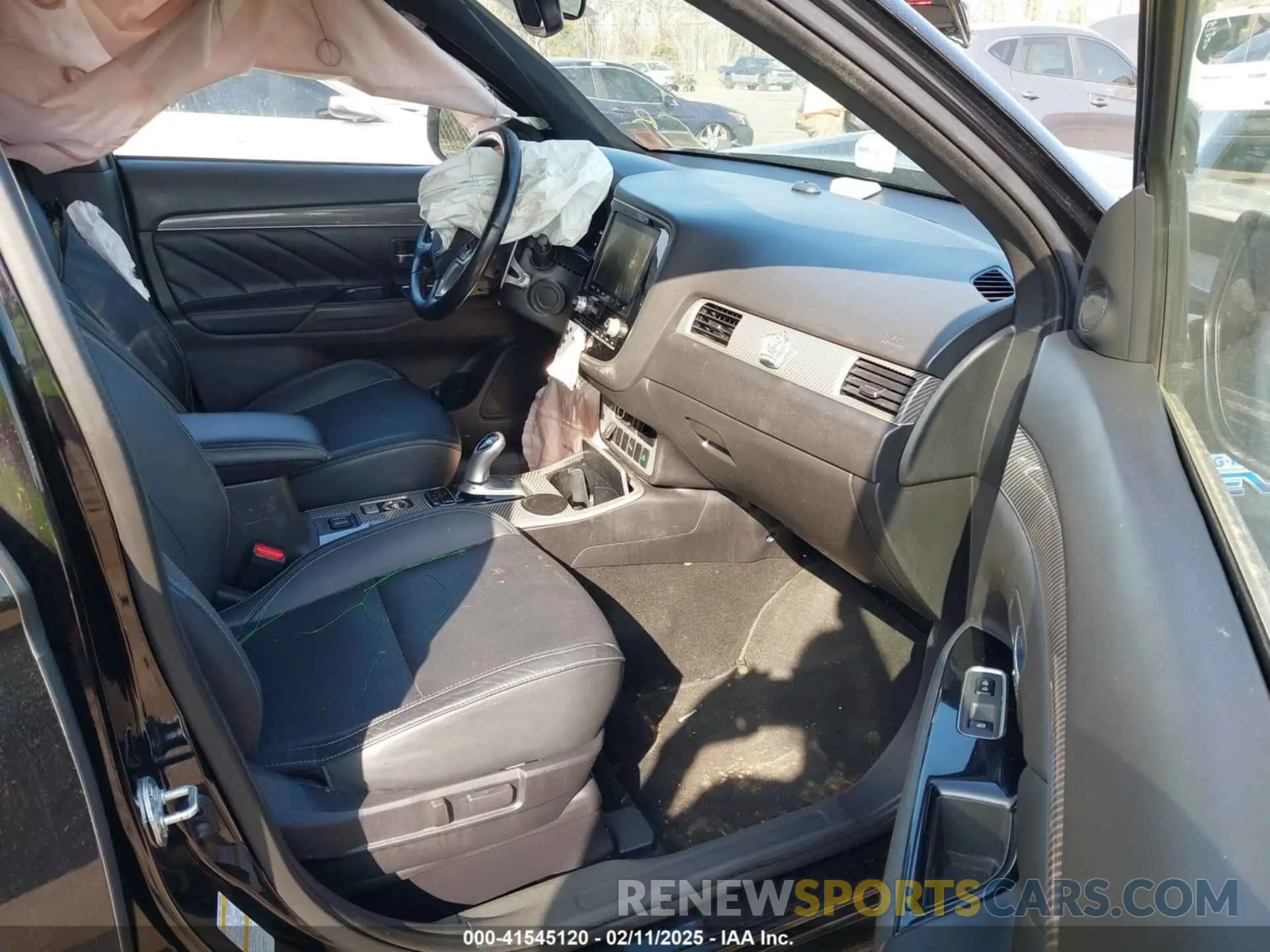 5 Photograph of a damaged car JA4J24A55LZ041914 MITSUBISHI OUTLANDER PHEV 2020