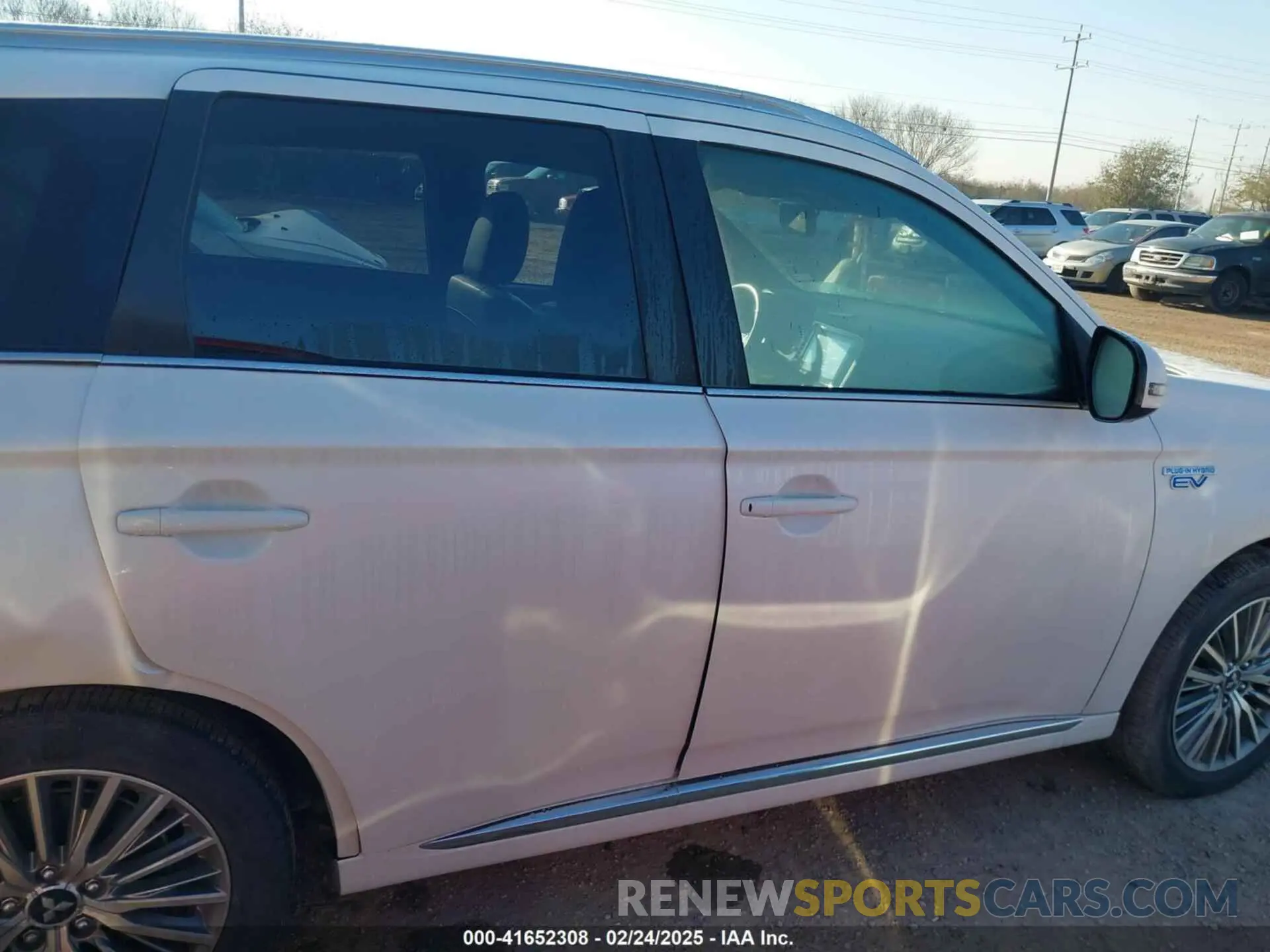 13 Photograph of a damaged car JA4J24A57LZ010227 MITSUBISHI OUTLANDER PHEV 2020