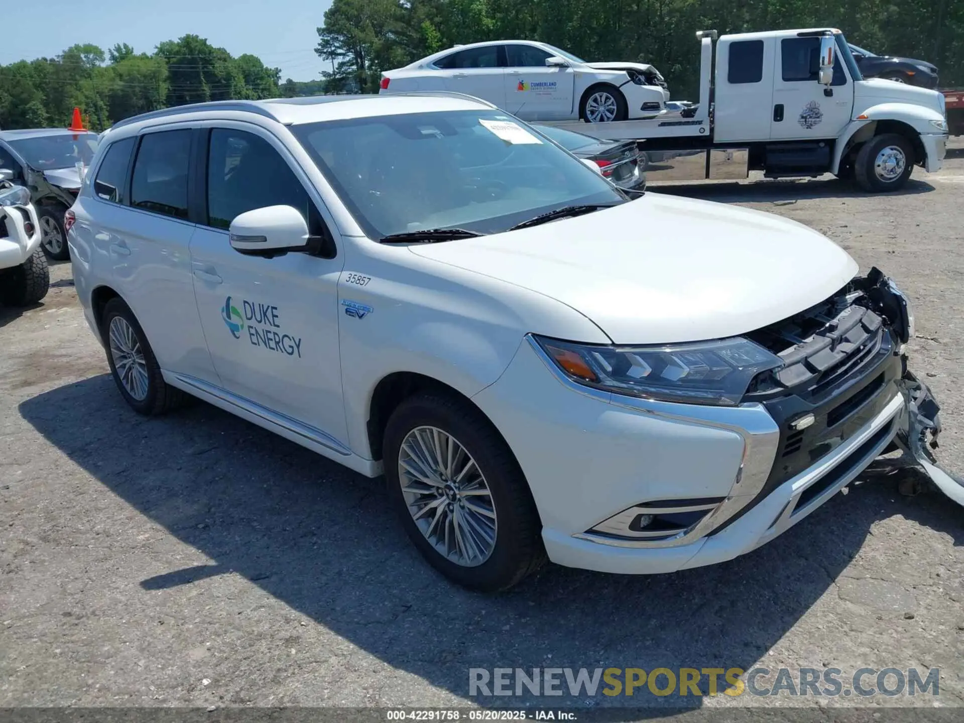 1 Photograph of a damaged car JA4J24A5XLZ041732 MITSUBISHI OUTLANDER PHEV 2020