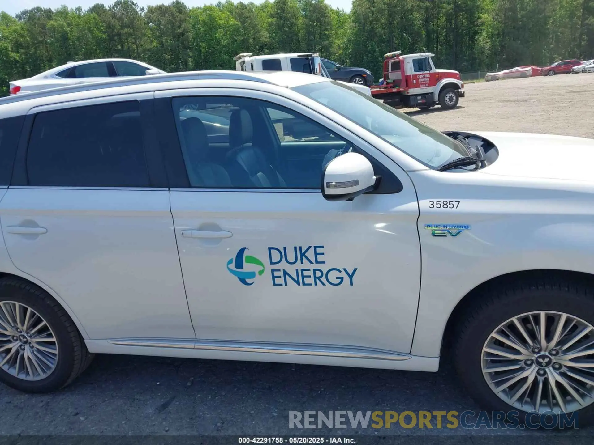 13 Photograph of a damaged car JA4J24A5XLZ041732 MITSUBISHI OUTLANDER PHEV 2020