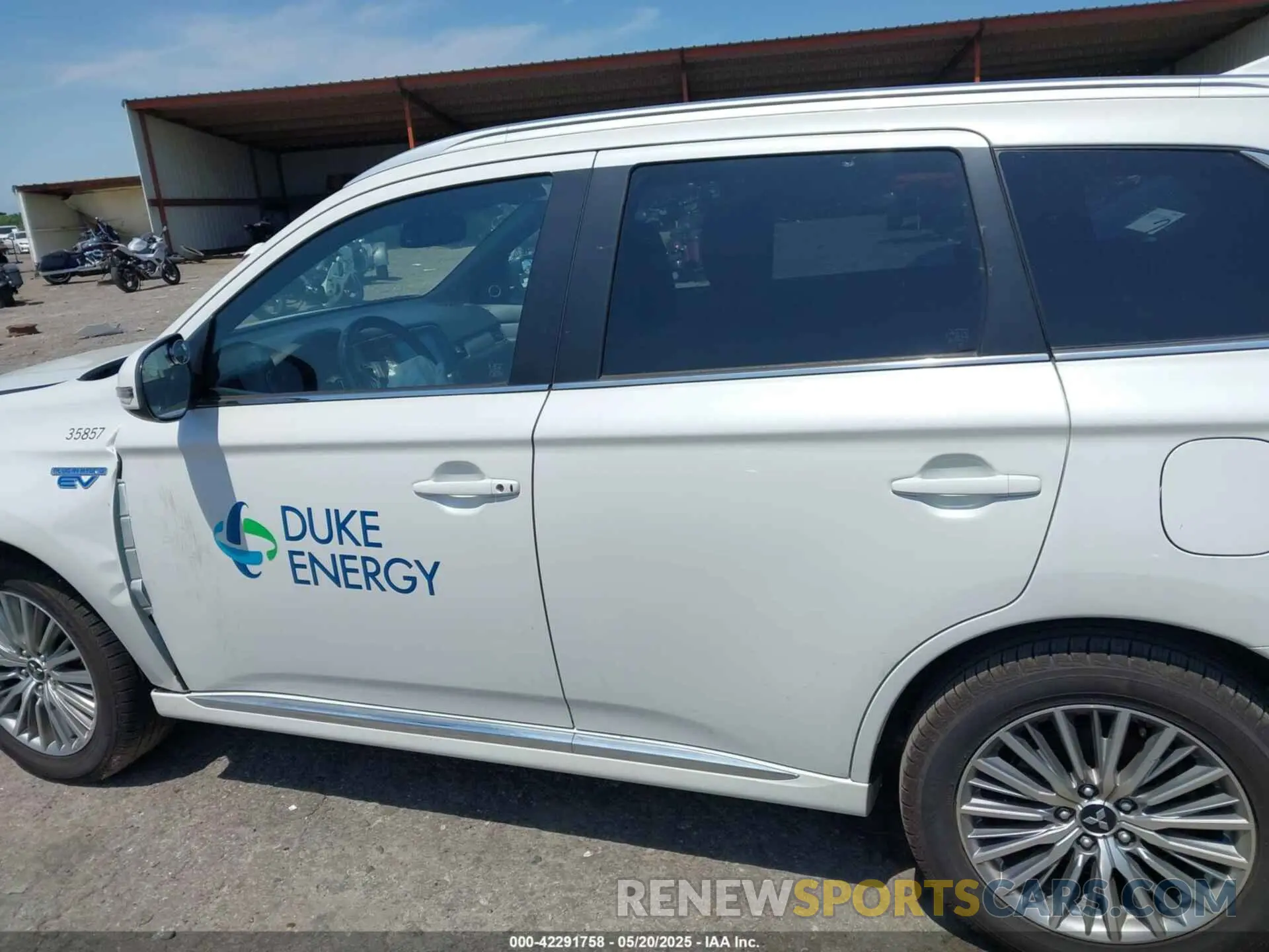 14 Photograph of a damaged car JA4J24A5XLZ041732 MITSUBISHI OUTLANDER PHEV 2020