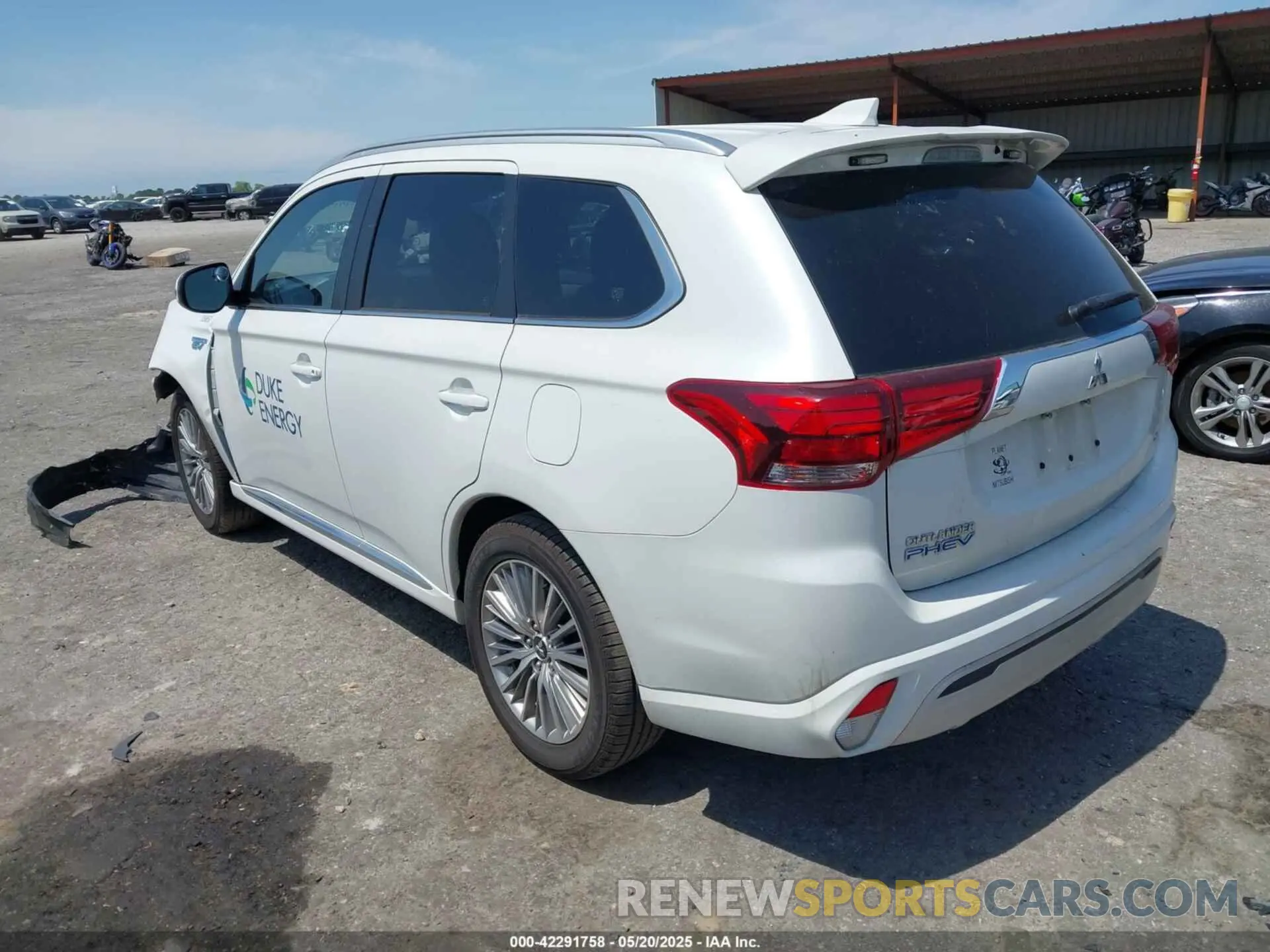 3 Photograph of a damaged car JA4J24A5XLZ041732 MITSUBISHI OUTLANDER PHEV 2020