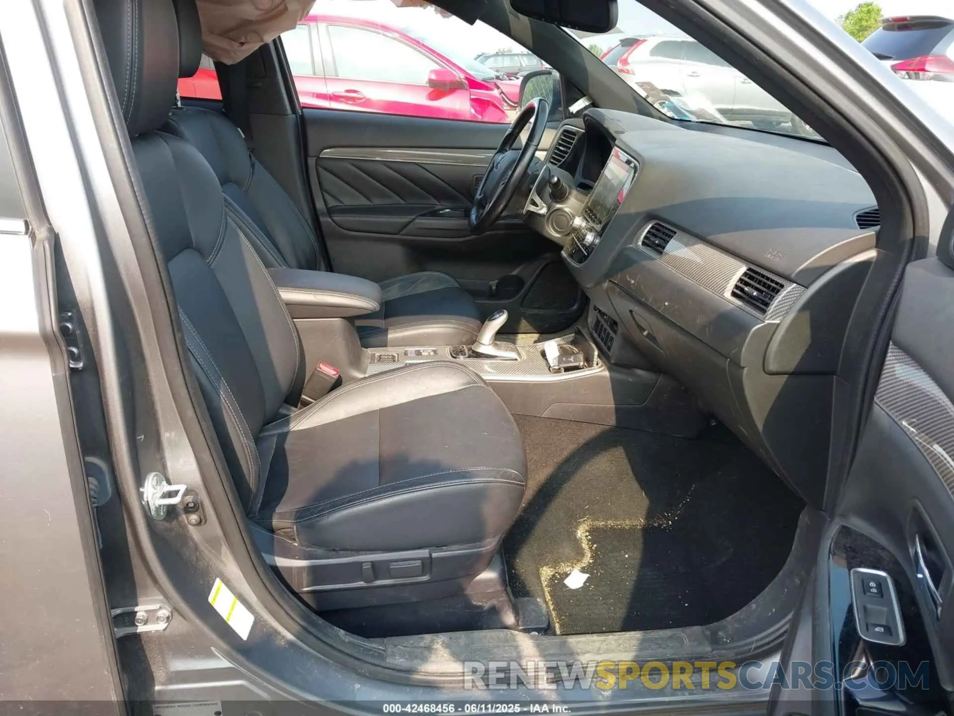 5 Photograph of a damaged car JA4J2VA73MZ000819 MITSUBISHI OUTLANDER PHEV 2021