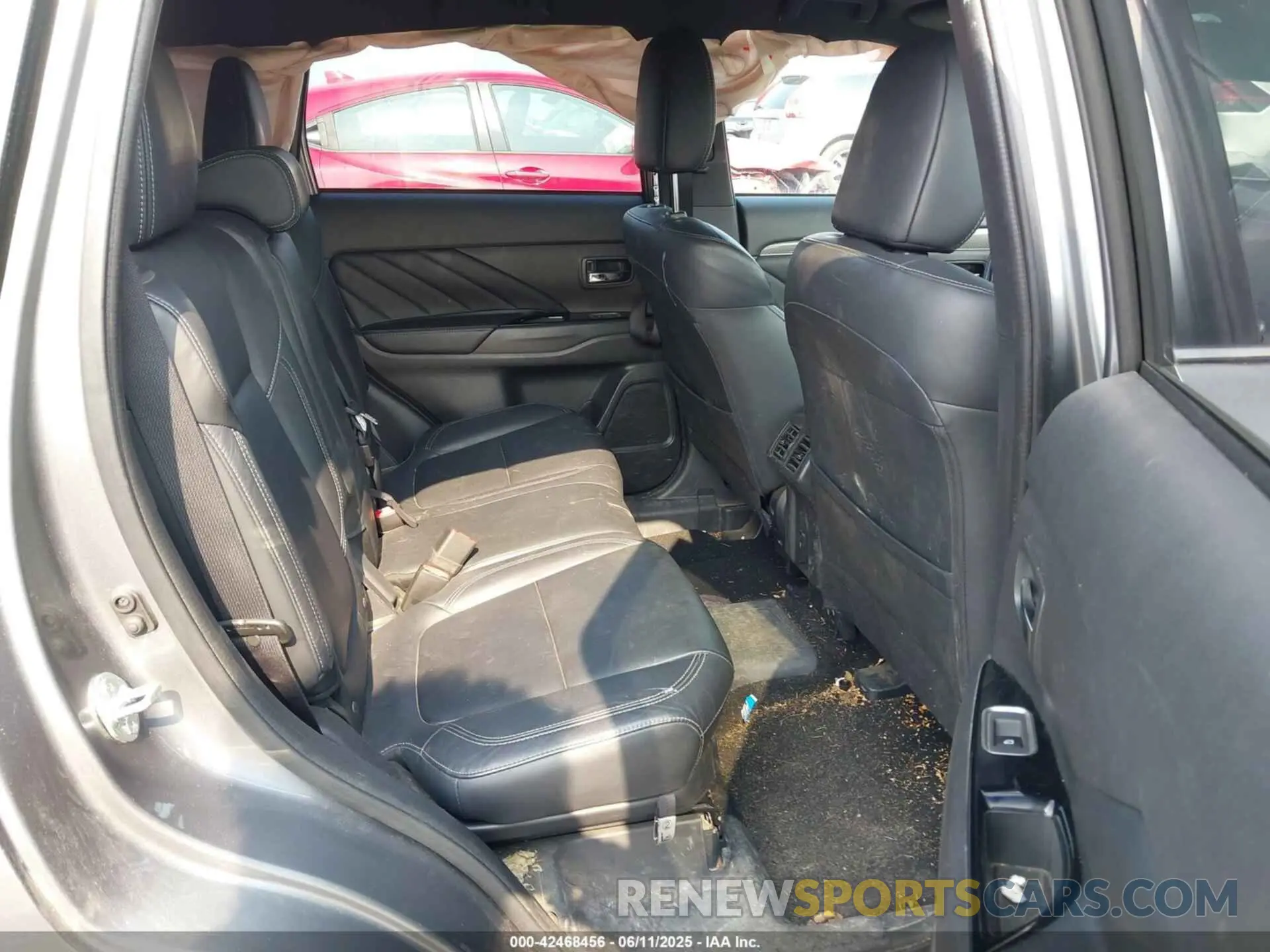 8 Photograph of a damaged car JA4J2VA73MZ000819 MITSUBISHI OUTLANDER PHEV 2021