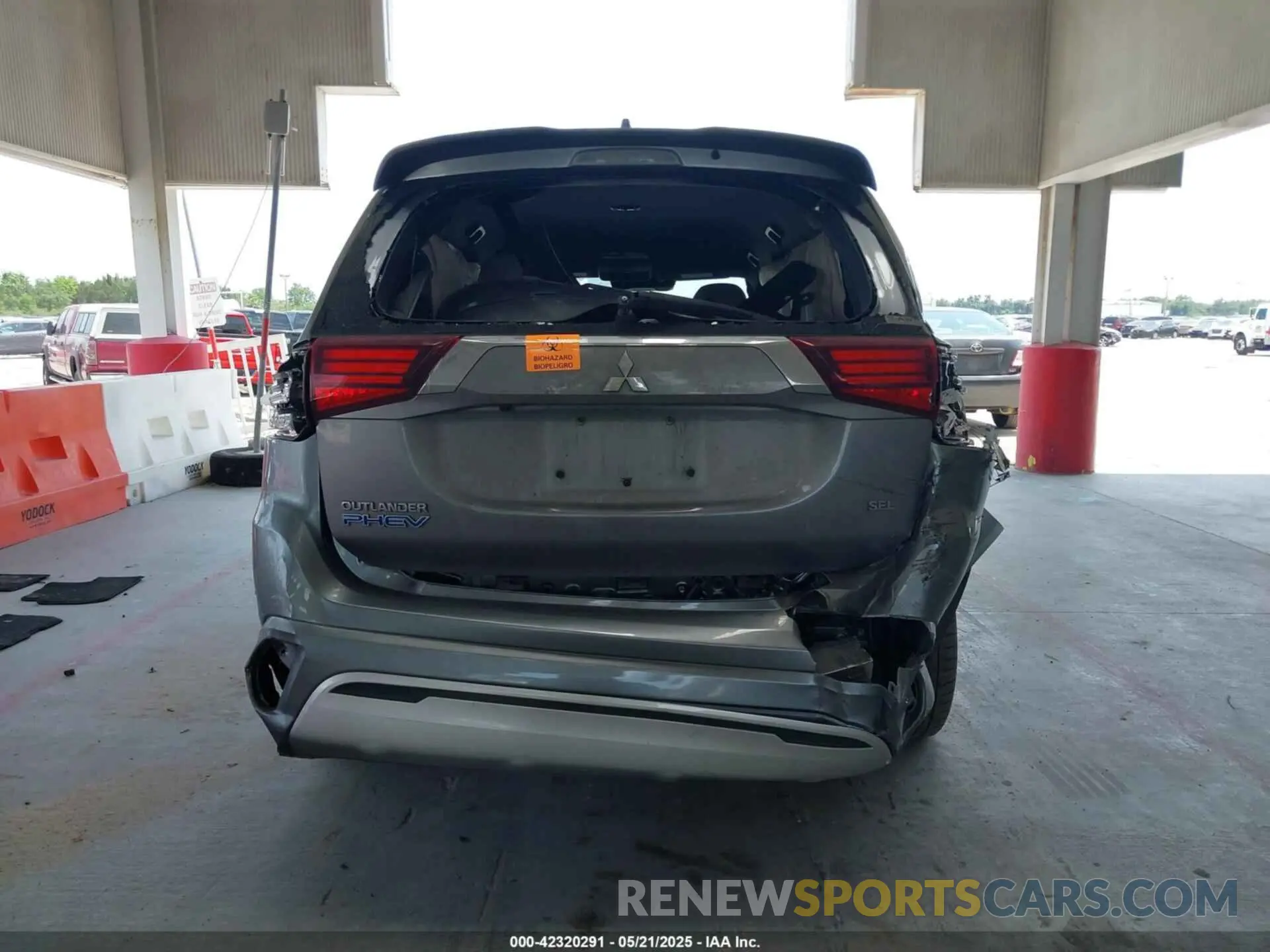 16 Photograph of a damaged car JA4J2VA70NZ033861 MITSUBISHI OUTLANDER PHEV 2022
