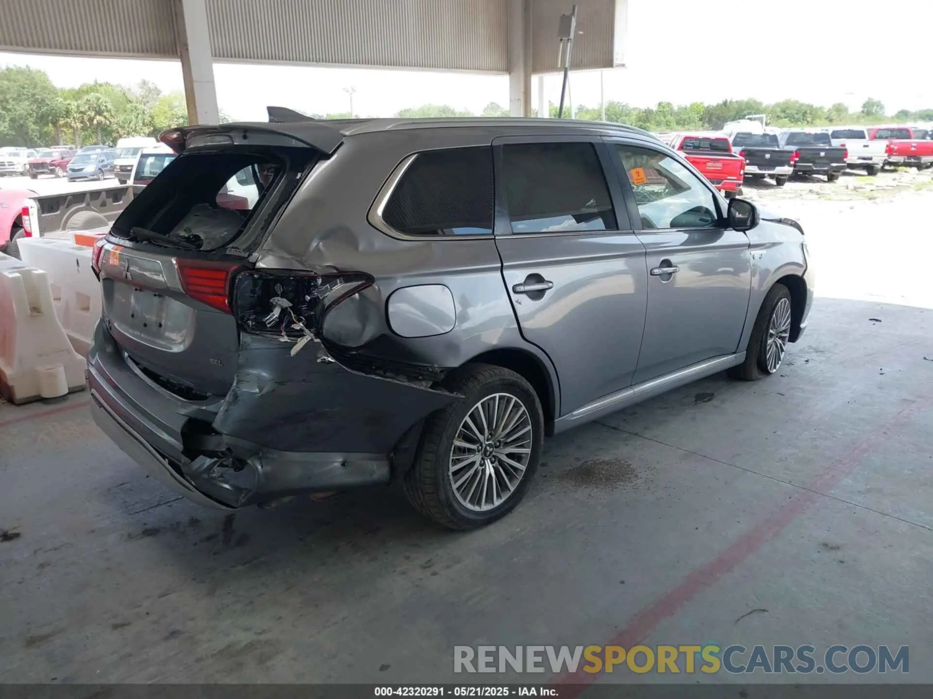 4 Photograph of a damaged car JA4J2VA70NZ033861 MITSUBISHI OUTLANDER PHEV 2022