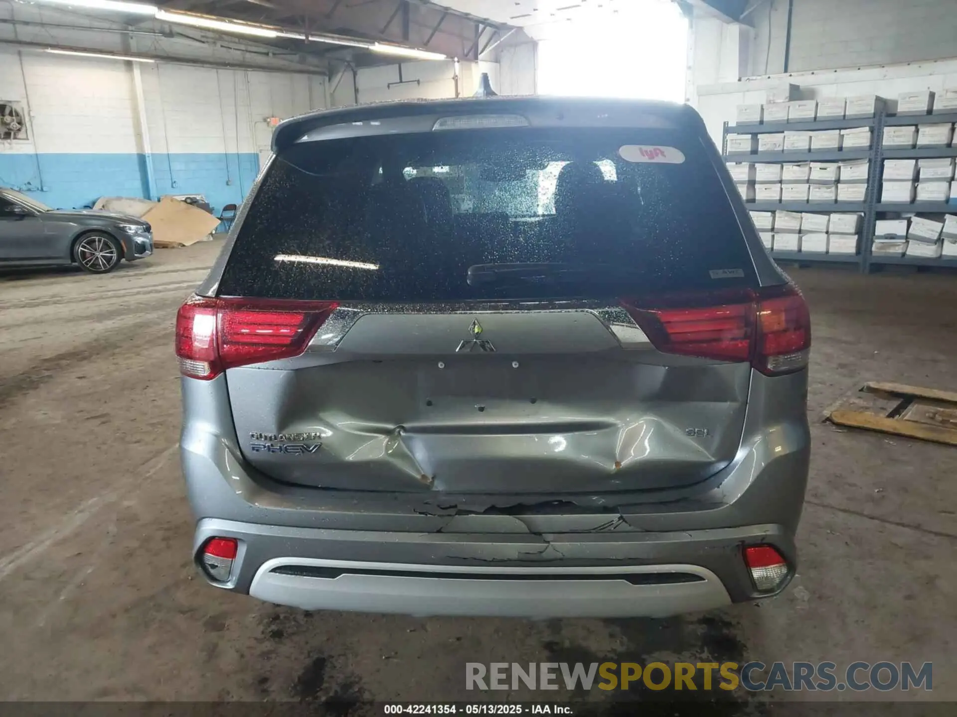 16 Photograph of a damaged car JA4J2VA72NZ025597 MITSUBISHI OUTLANDER PHEV 2022