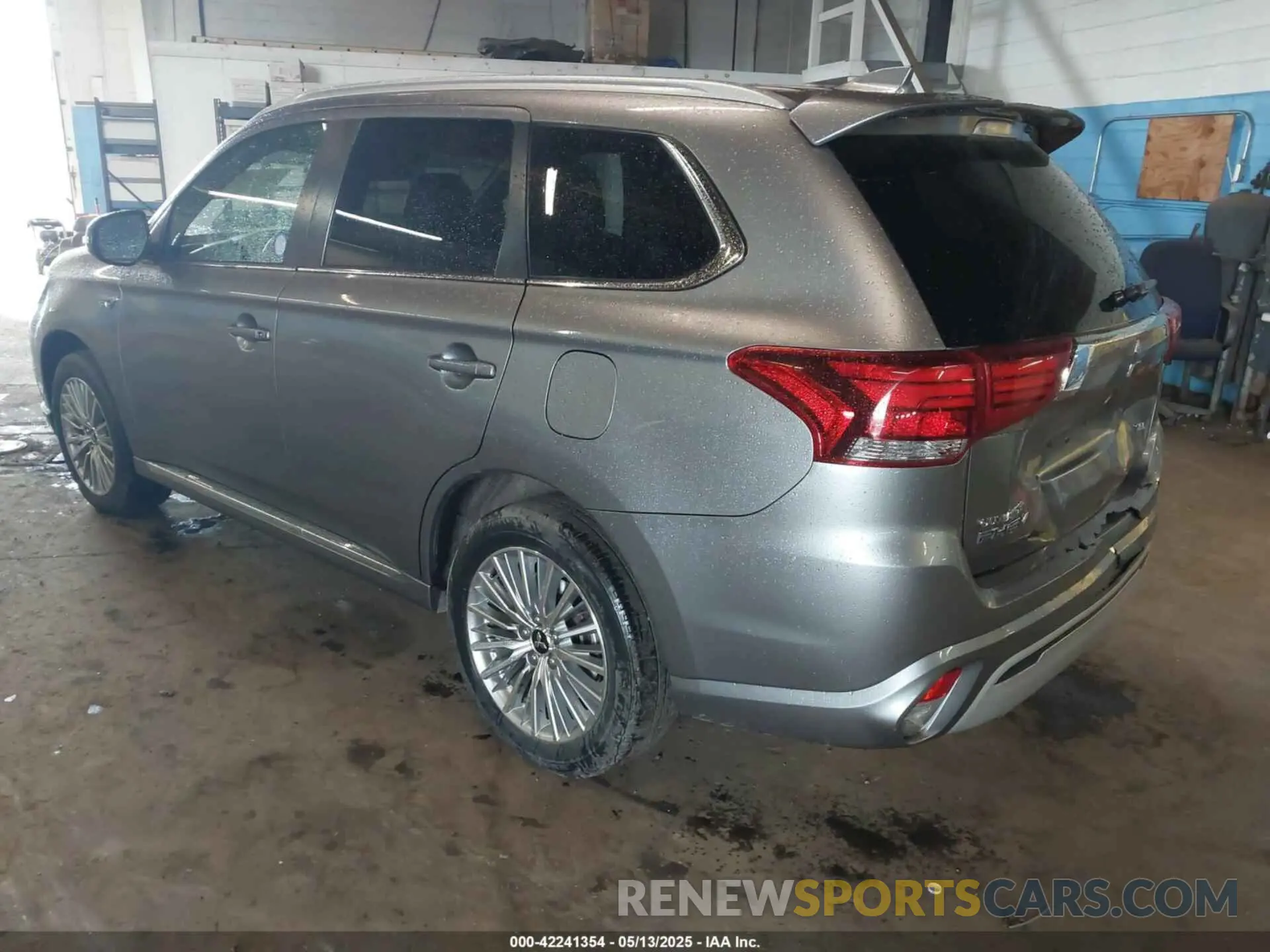 3 Photograph of a damaged car JA4J2VA72NZ025597 MITSUBISHI OUTLANDER PHEV 2022