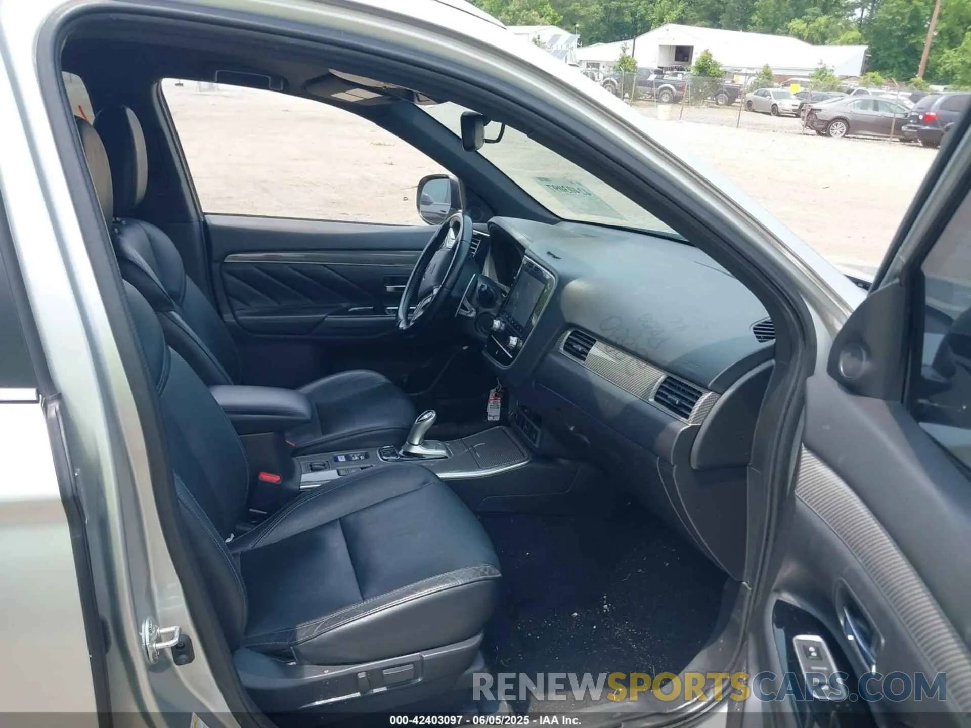 5 Photograph of a damaged car JA4J2VA7XNZ027159 MITSUBISHI OUTLANDER PHEV 2022