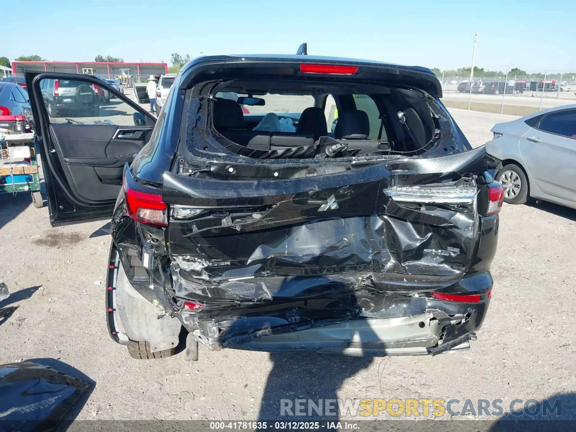 6 Photograph of a damaged car JA4T5UA94PZ036602 MITSUBISHI OUTLANDER PHEV 2023