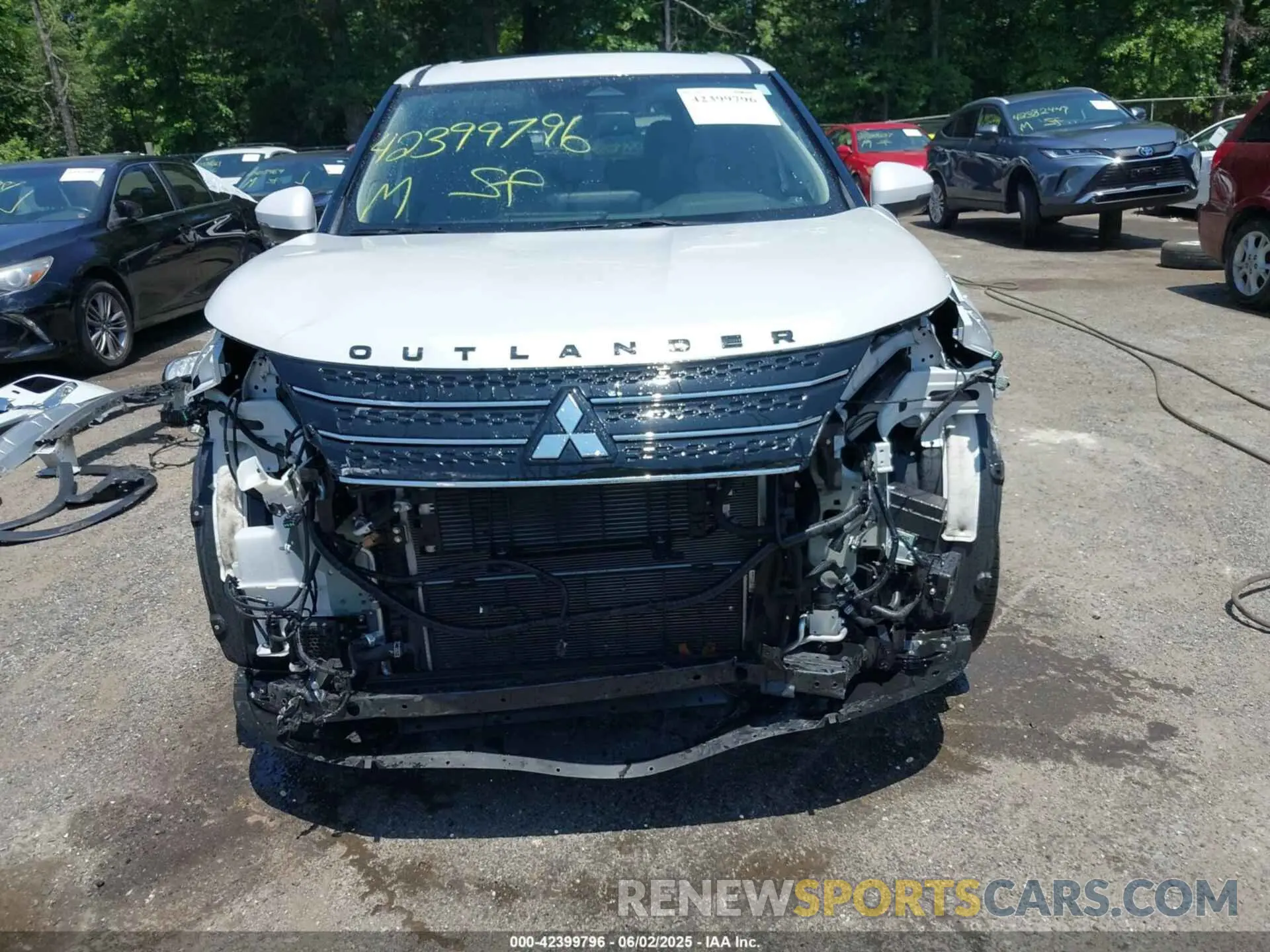 13 Photograph of a damaged car JA4T5UA96PZ027710 MITSUBISHI OUTLANDER PHEV 2023