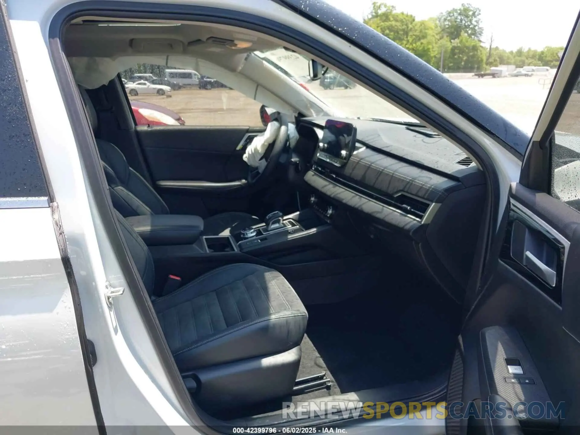 5 Photograph of a damaged car JA4T5UA96PZ027710 MITSUBISHI OUTLANDER PHEV 2023