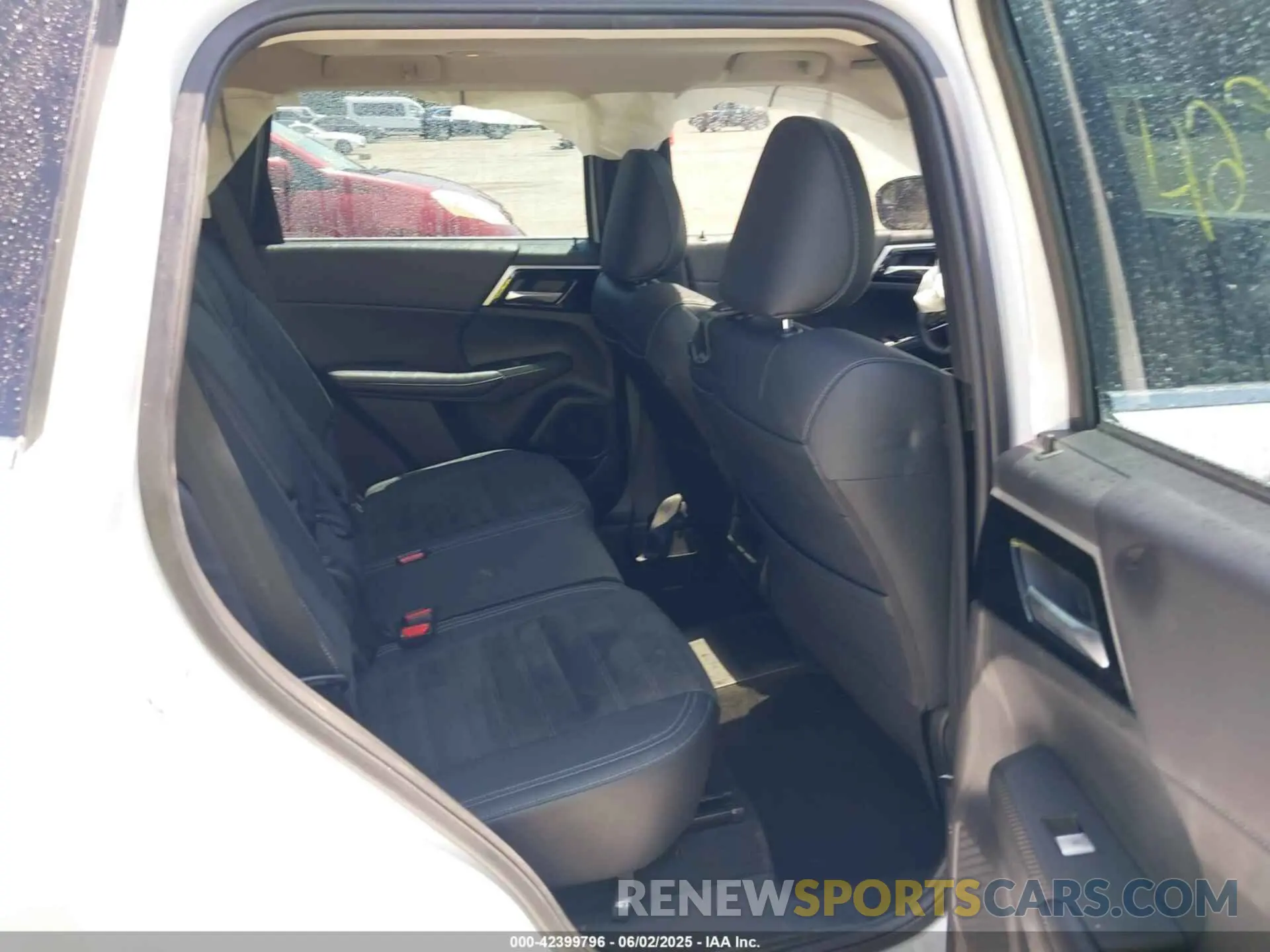 8 Photograph of a damaged car JA4T5UA96PZ027710 MITSUBISHI OUTLANDER PHEV 2023