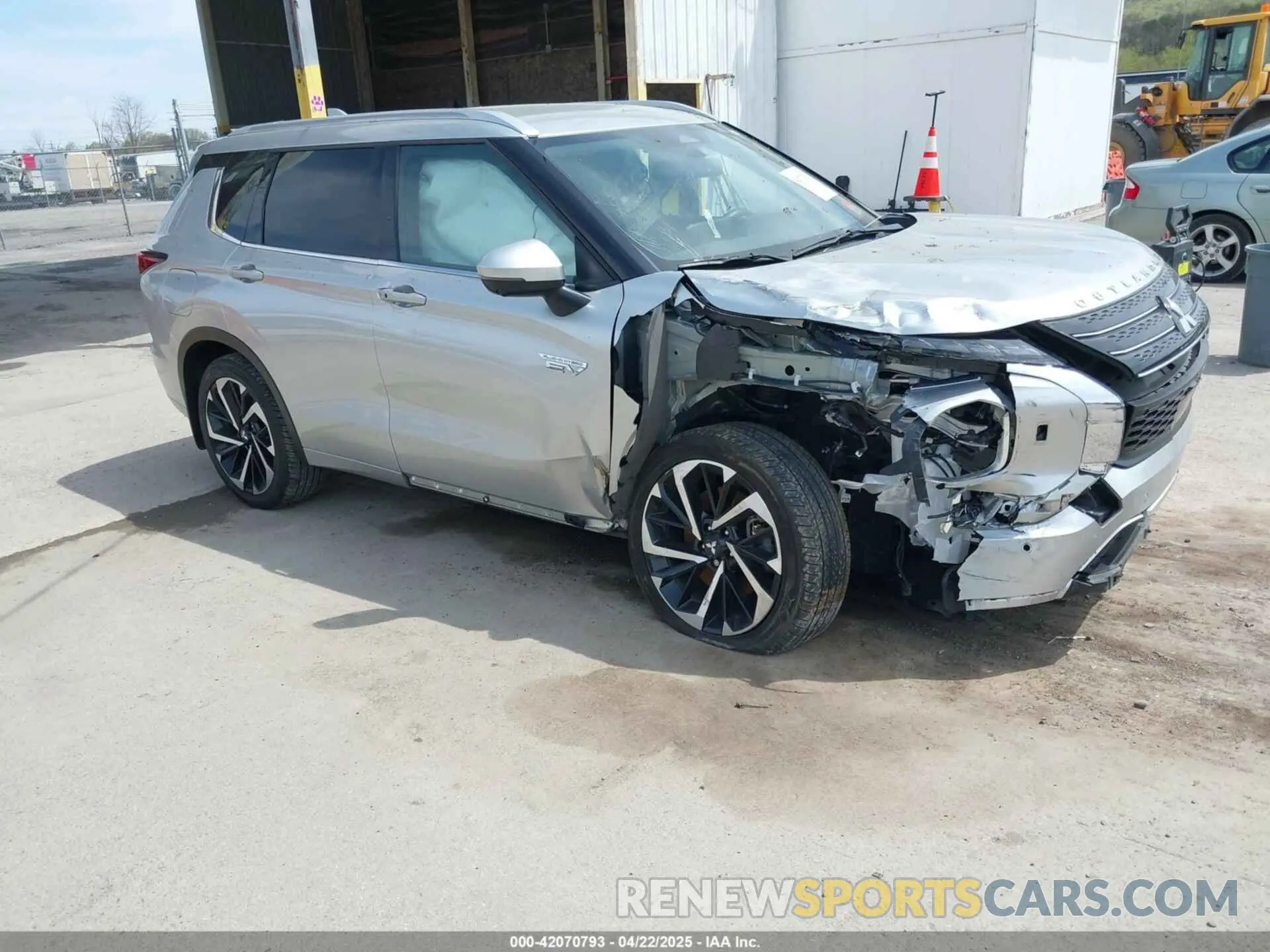 1 Photograph of a damaged car JA4T5VA90PZ029815 MITSUBISHI OUTLANDER PHEV 2023