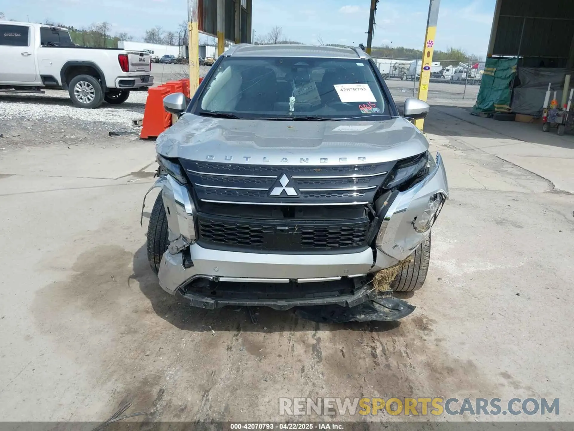 13 Photograph of a damaged car JA4T5VA90PZ029815 MITSUBISHI OUTLANDER PHEV 2023