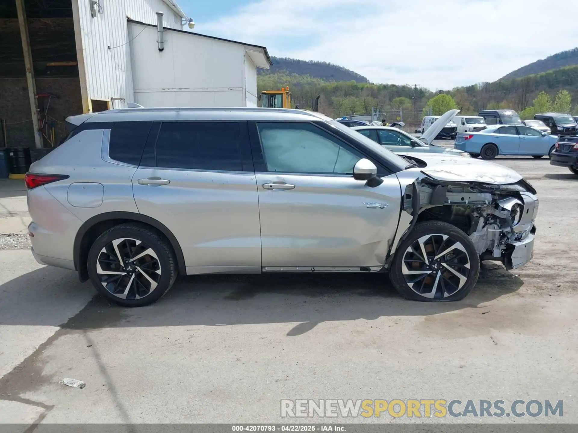 14 Photograph of a damaged car JA4T5VA90PZ029815 MITSUBISHI OUTLANDER PHEV 2023