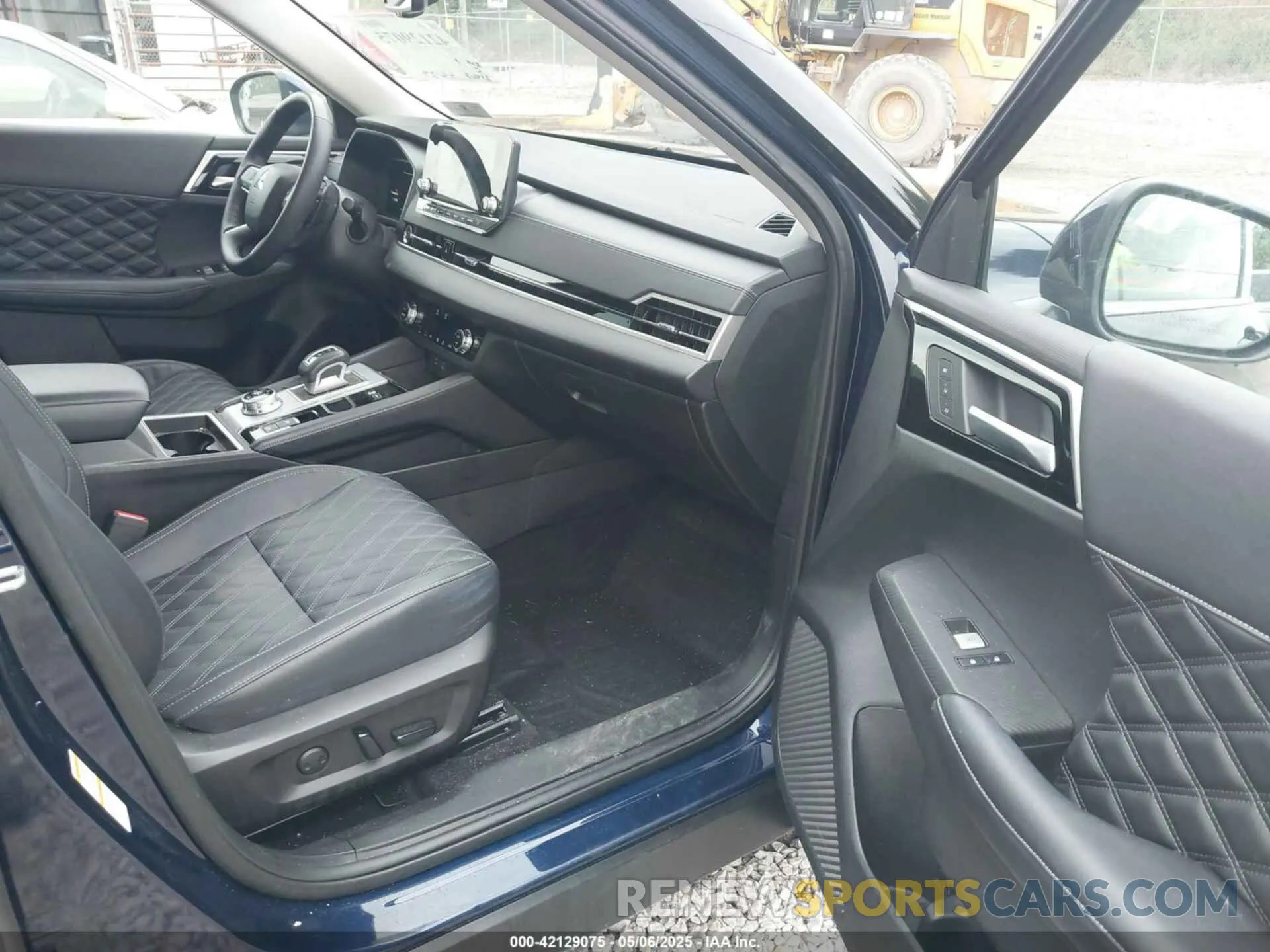 5 Photograph of a damaged car JA4T5VA95PZ035626 MITSUBISHI OUTLANDER PHEV 2023