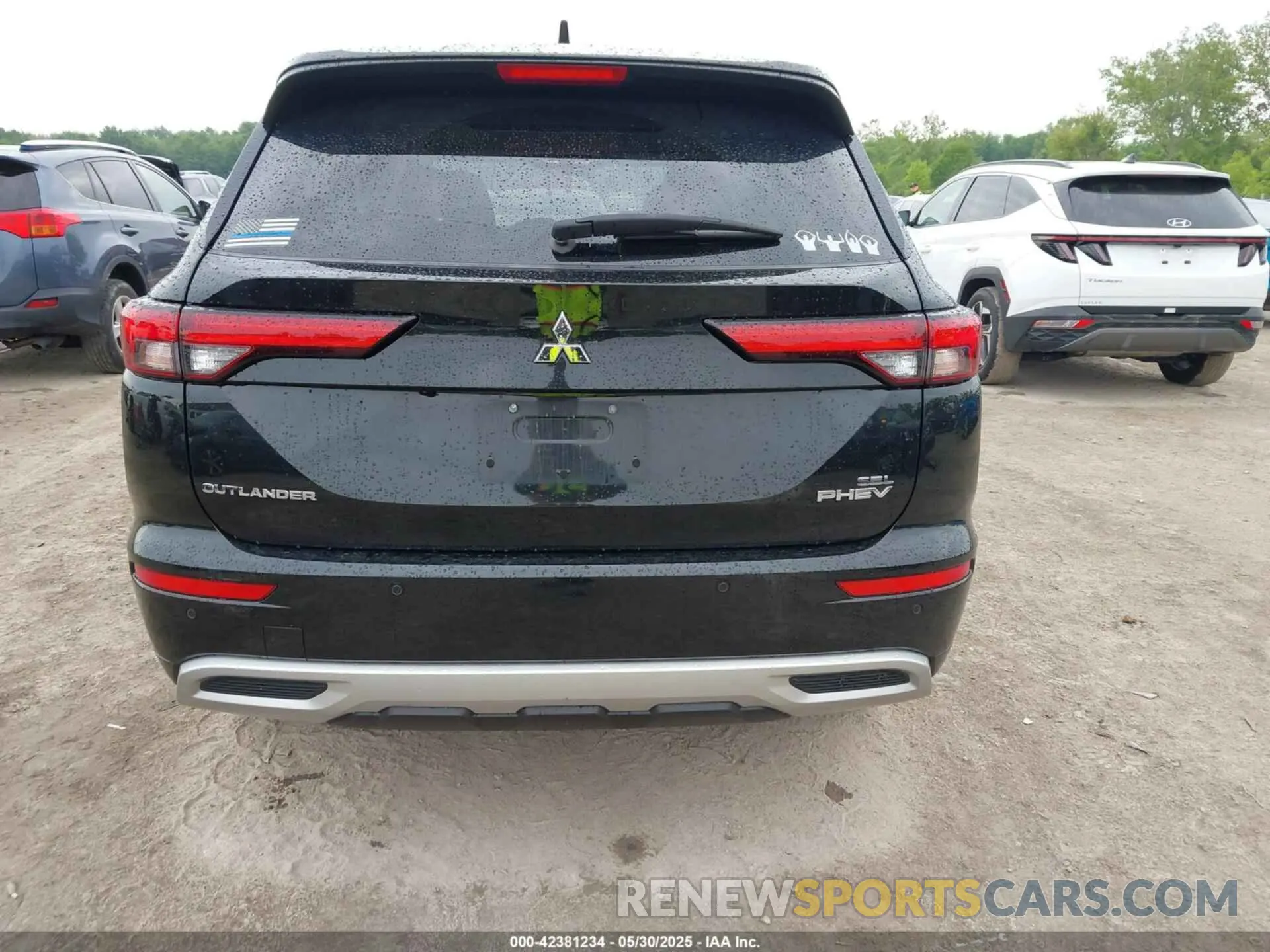 17 Photograph of a damaged car JA4T5VA9XPZ024329 MITSUBISHI OUTLANDER PHEV 2023