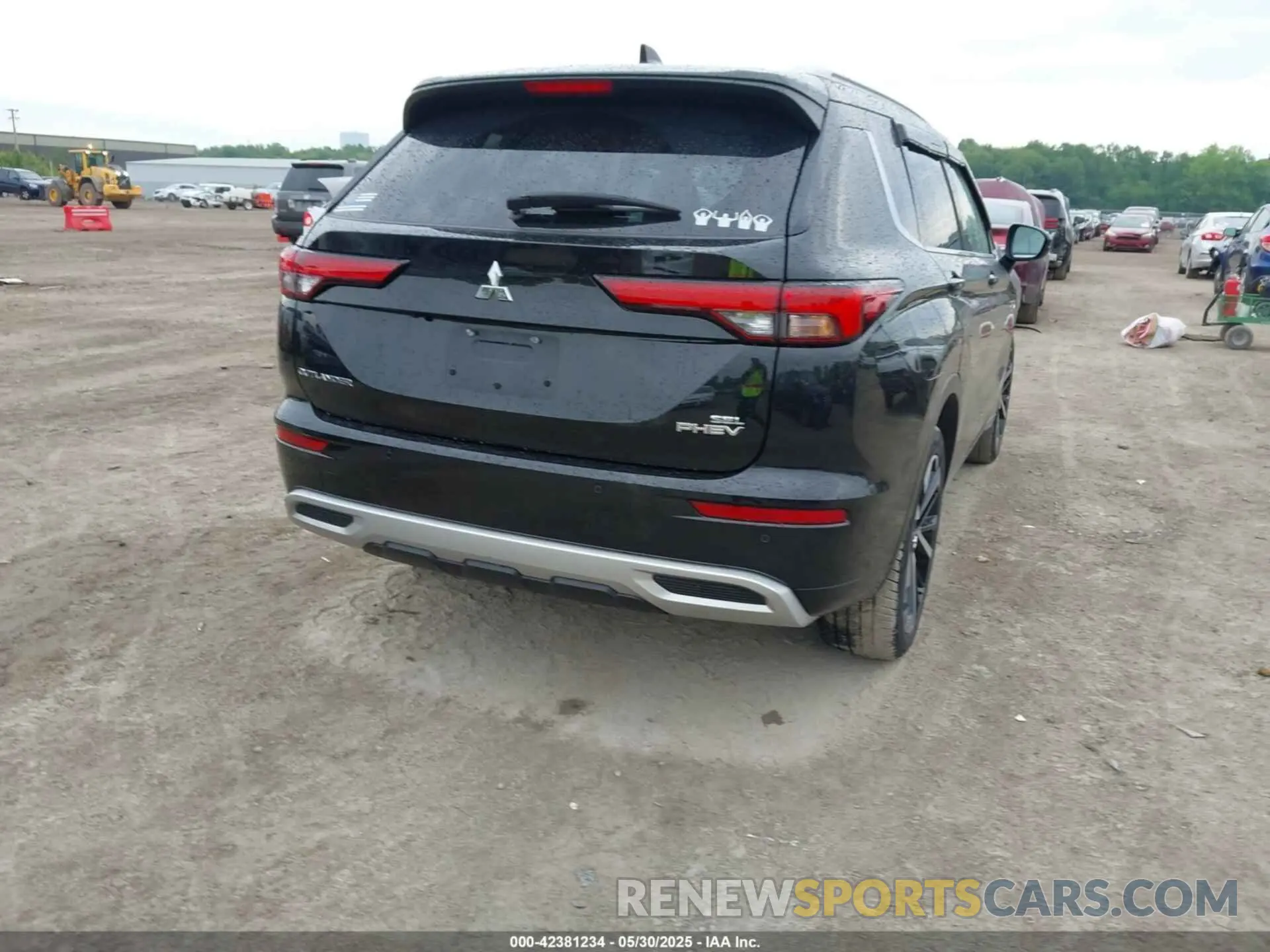 4 Photograph of a damaged car JA4T5VA9XPZ024329 MITSUBISHI OUTLANDER PHEV 2023