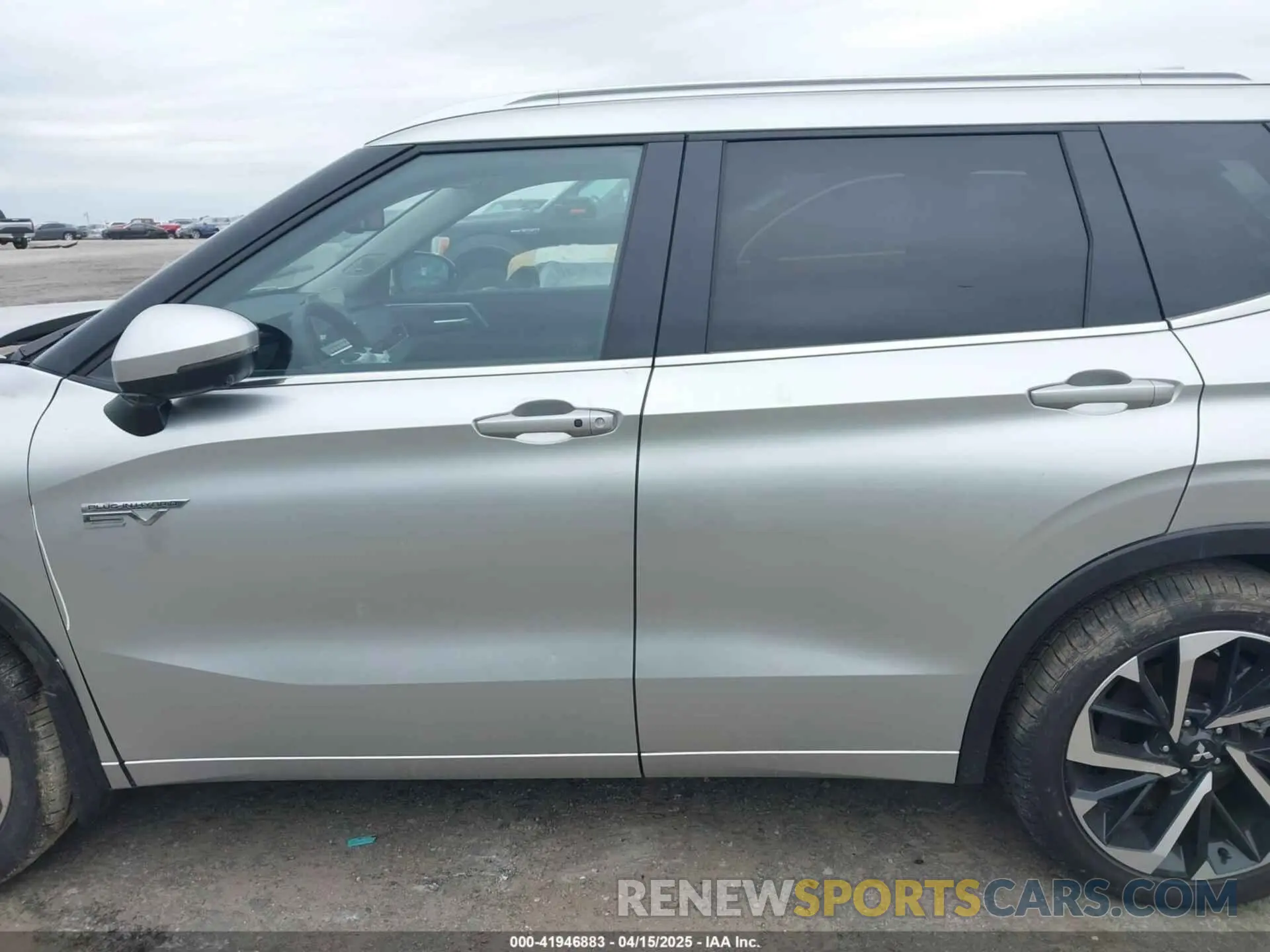 15 Photograph of a damaged car JA4T5WA93RZ023001 MITSUBISHI OUTLANDER PHEV 2024