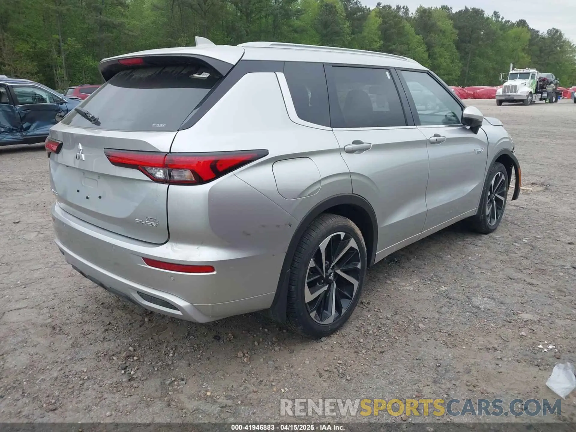 4 Photograph of a damaged car JA4T5WA93RZ023001 MITSUBISHI OUTLANDER PHEV 2024
