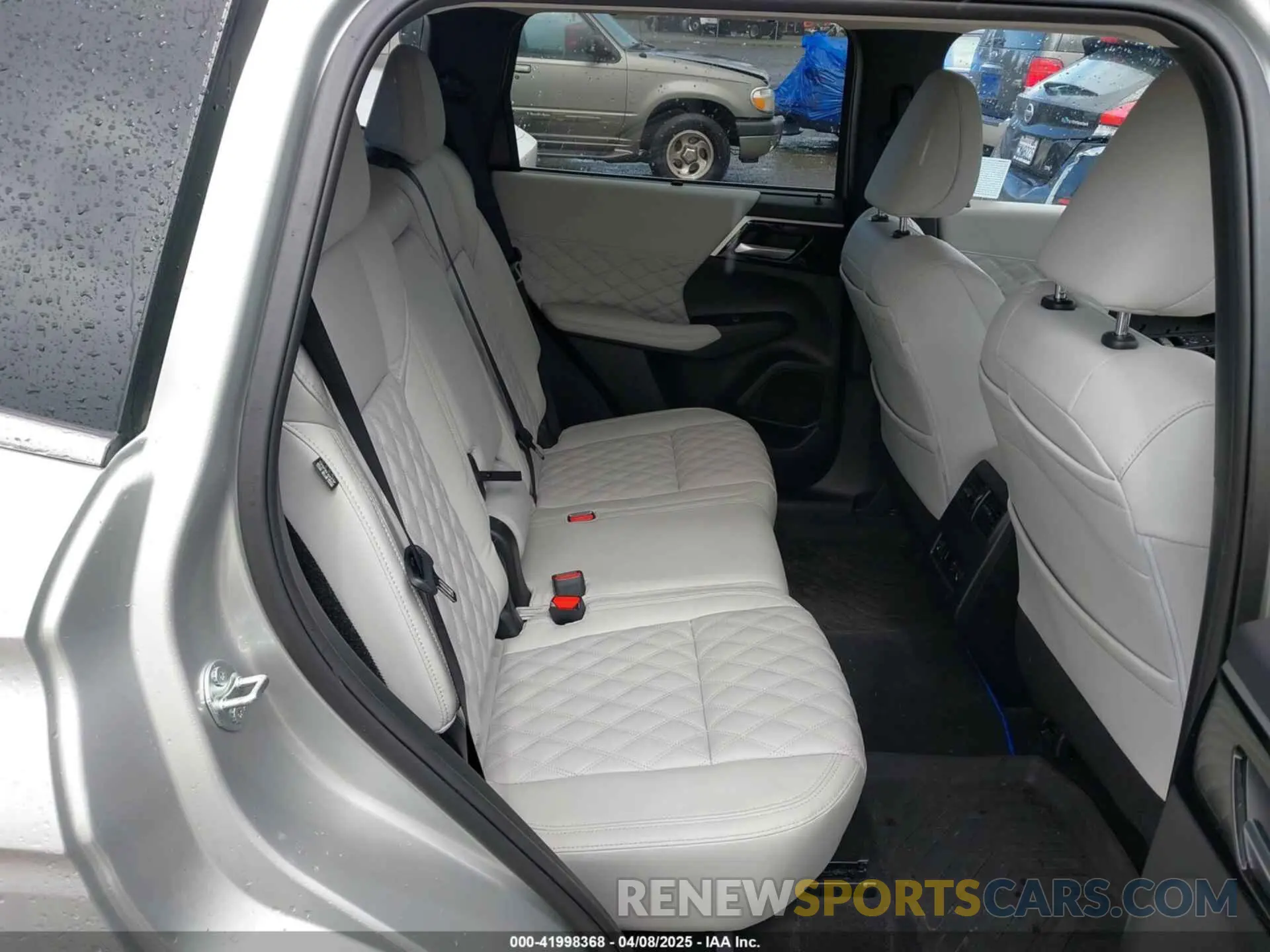 8 Photograph of a damaged car JA4T5WA93RZ051543 MITSUBISHI OUTLANDER PHEV 2024