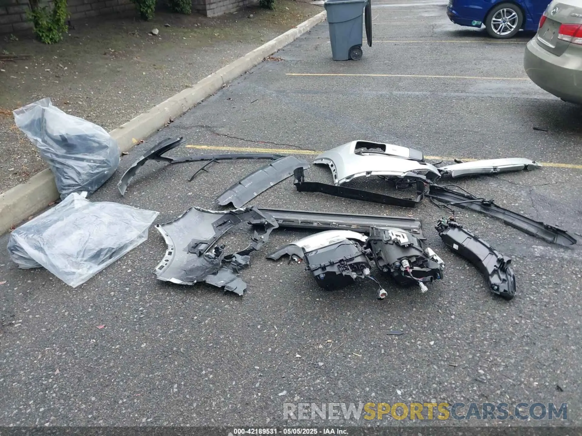 11 Photograph of a damaged car JA4T5WA96RZ036695 MITSUBISHI OUTLANDER PHEV 2024