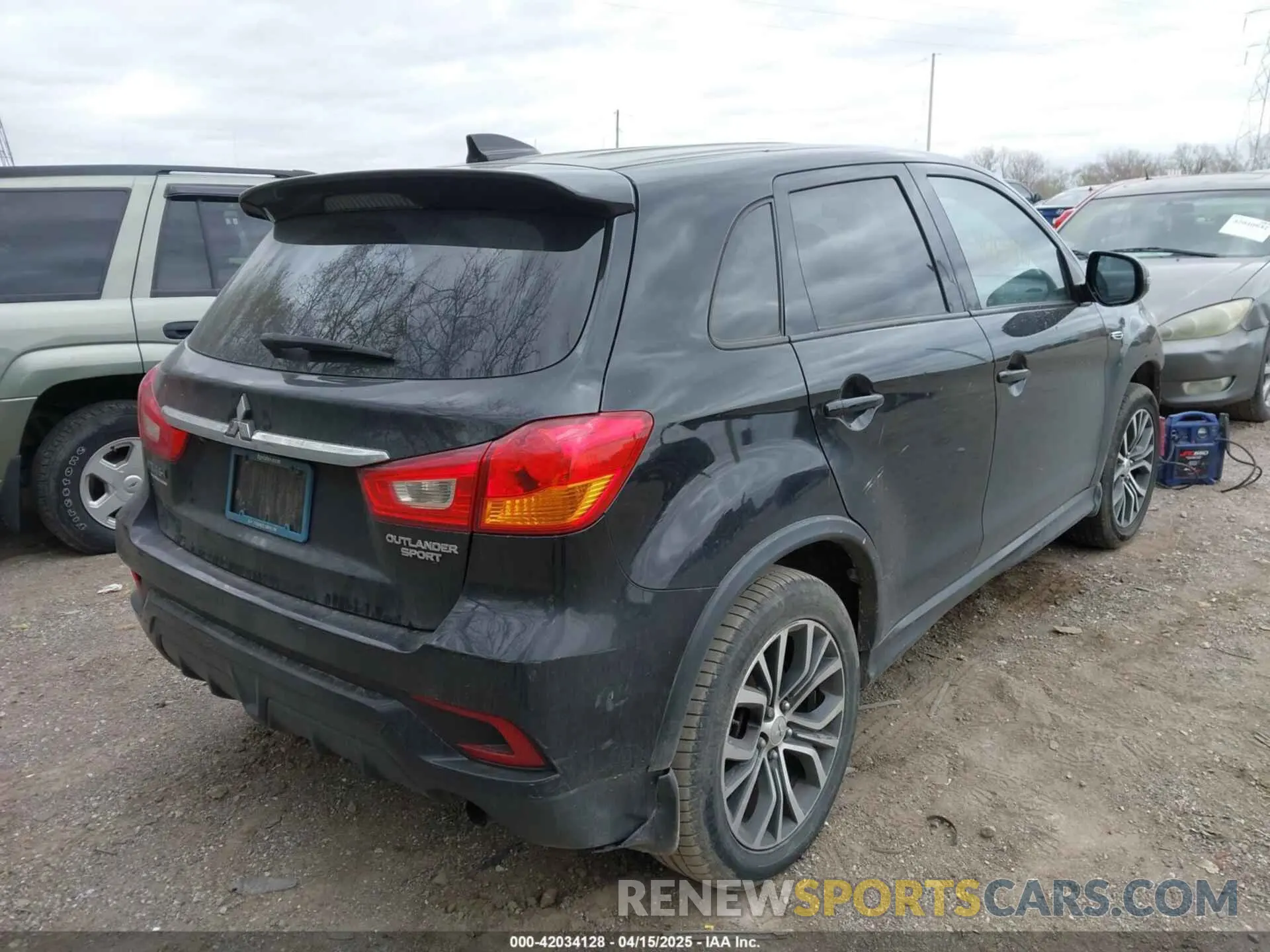 4 Photograph of a damaged car JA4AP3AU0KU019432 MITSUBISHI OUTLANDER SPORT 2019