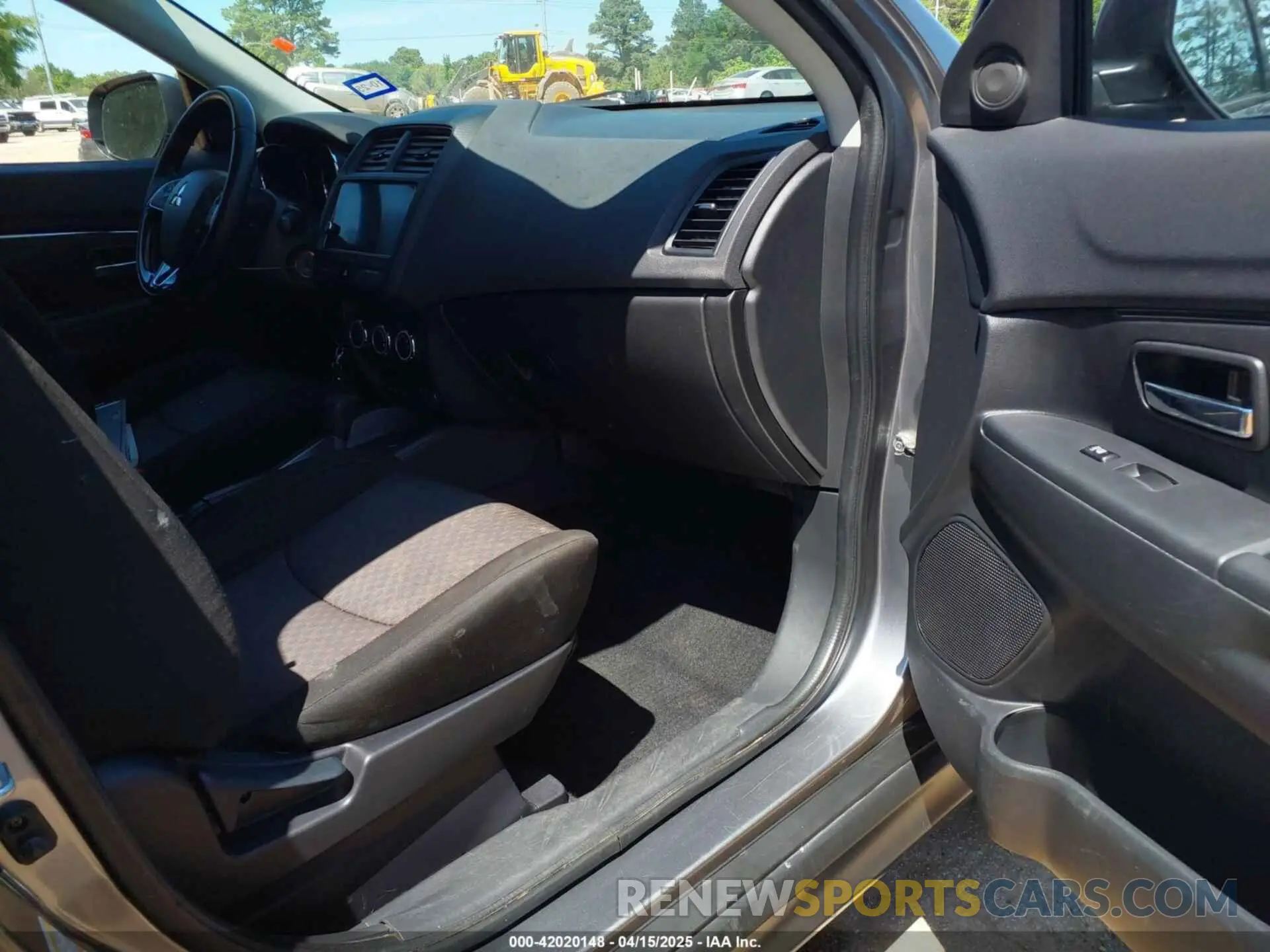 5 Photograph of a damaged car JA4AP3AU0KU027160 MITSUBISHI OUTLANDER SPORT 2019