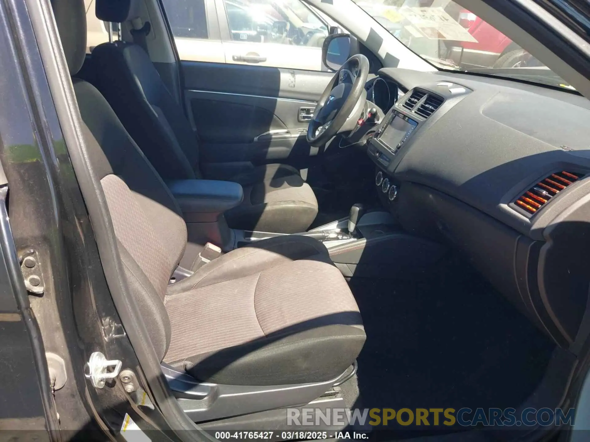 5 Photograph of a damaged car JA4AP3AU0KU028521 MITSUBISHI OUTLANDER SPORT 2019