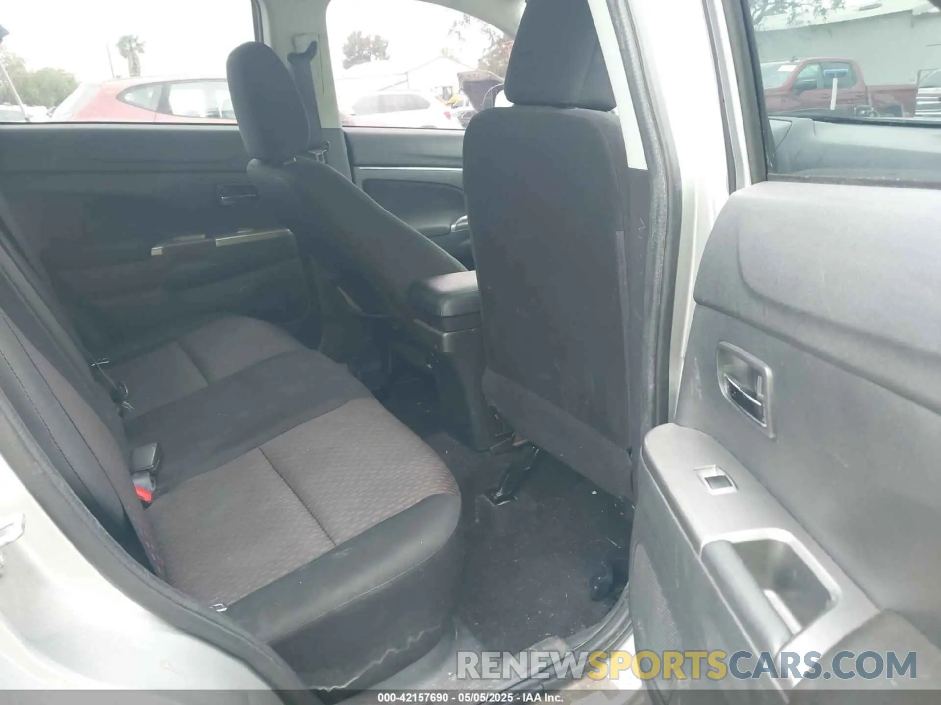 8 Photograph of a damaged car JA4AP3AU2KU003703 MITSUBISHI OUTLANDER SPORT 2019